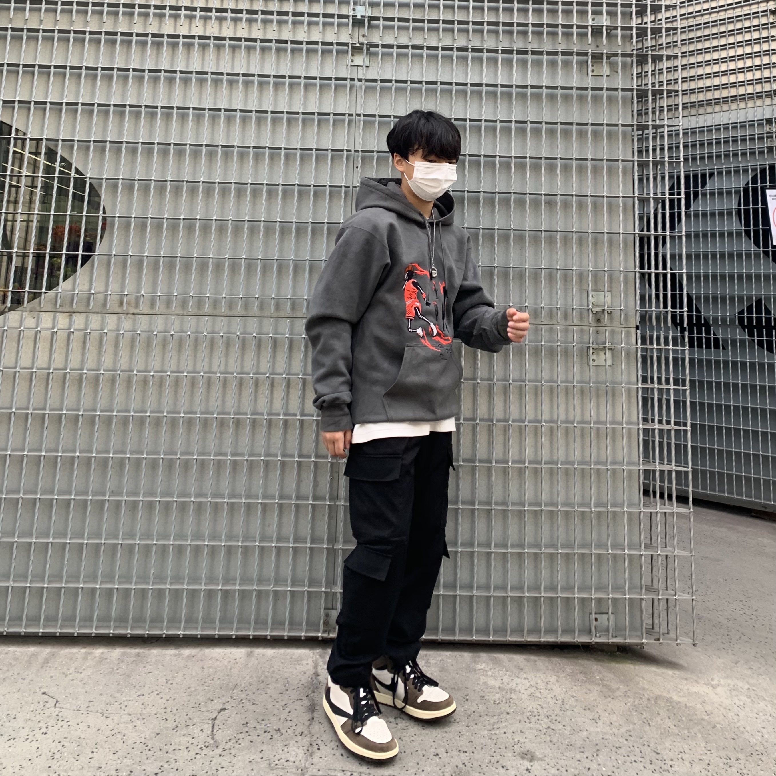 Jordan 1 x Travis Scott Retro High OG SP Mocha, Jordan x Travis Scott Washed Suede Hoodie Grey 착용 스타일