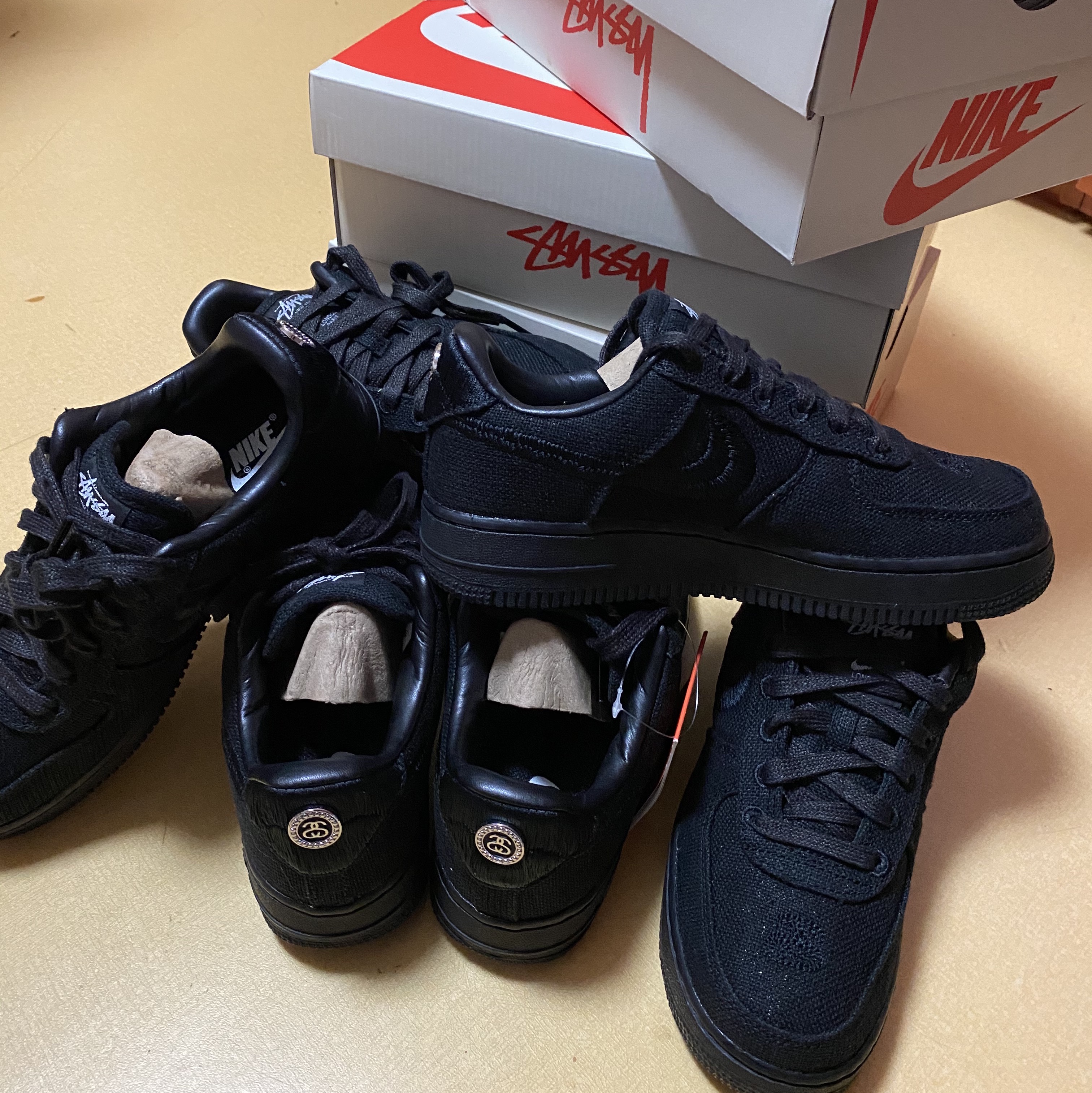 Nike x Stussy Air Force 1 Low Triple Black 착용 스타일