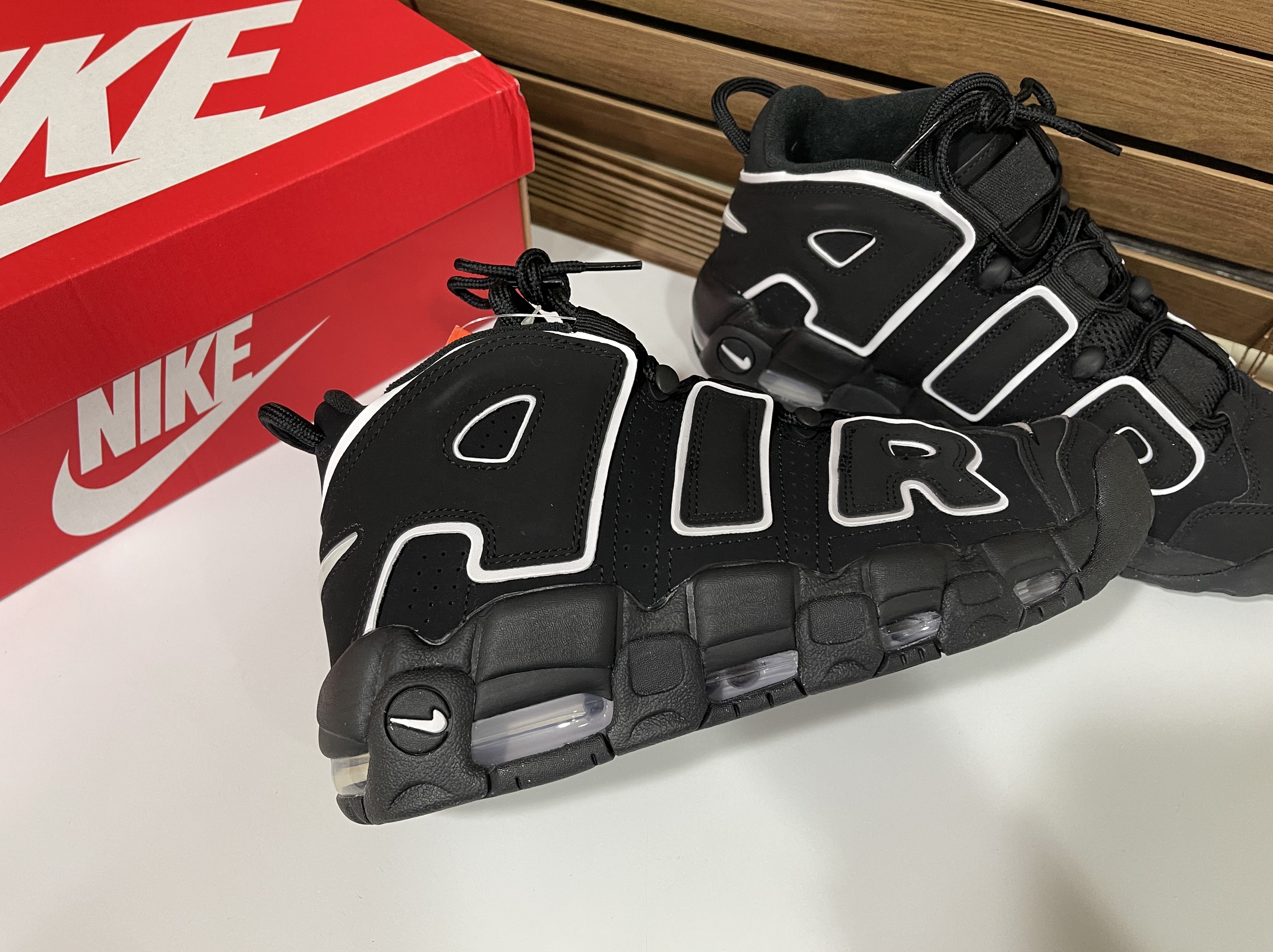Nike Air More Uptempo Black White 2020 착용 스타일