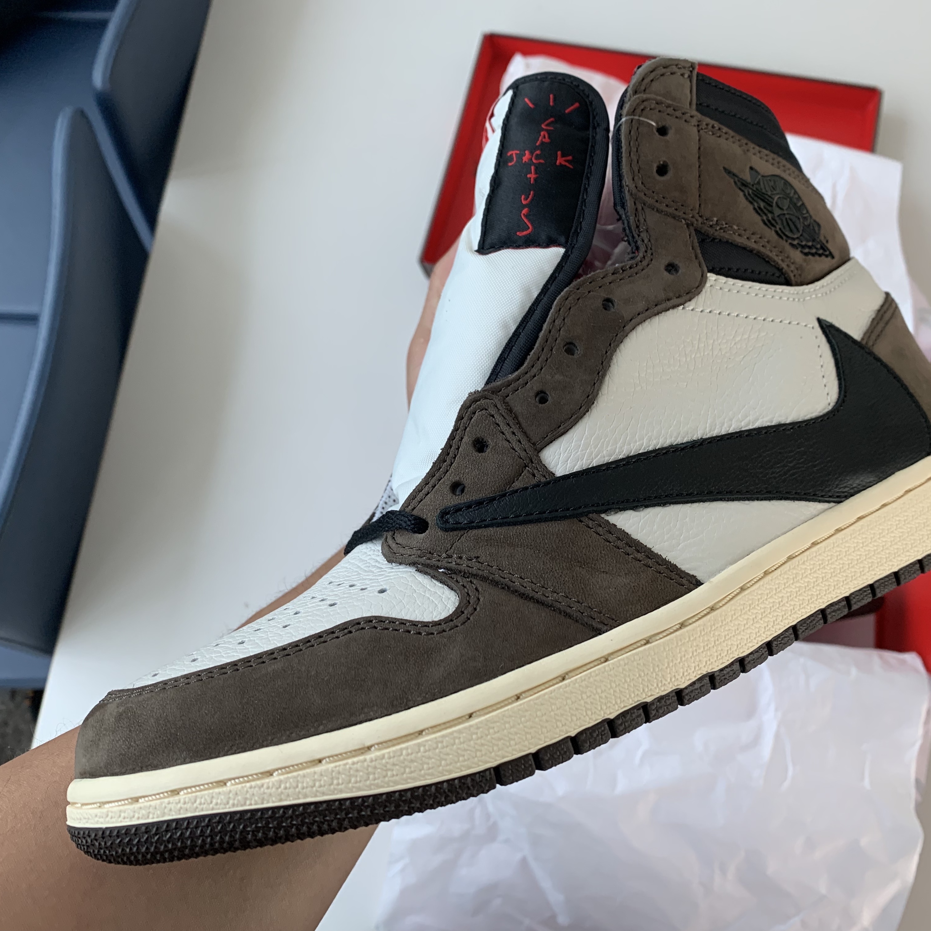 Jordan 1 x Travis Scott Retro High OG SP Mocha 착용 스타일