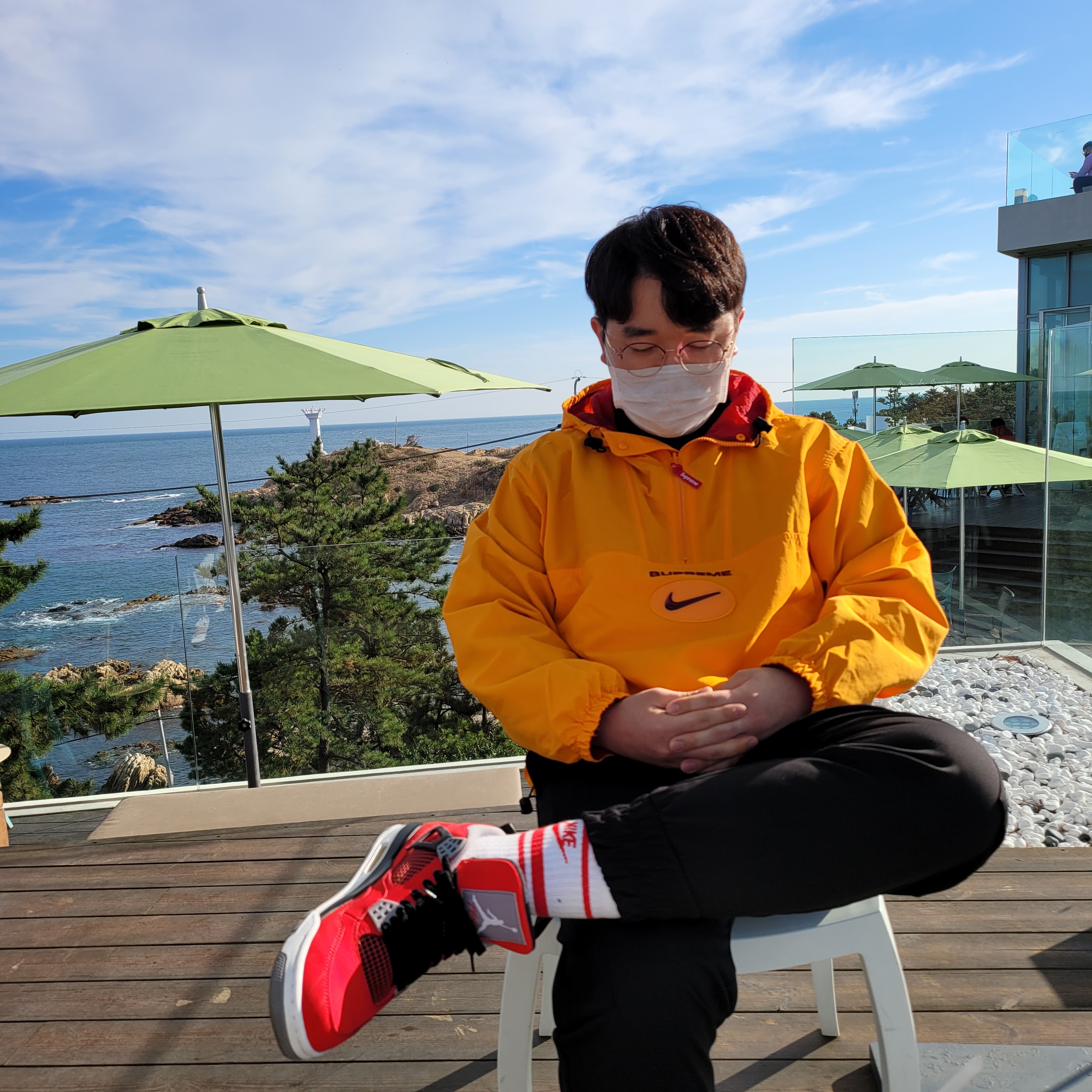 Jordan 4 Retro Toro Bravo, Supreme x Nike Jewel Reversible Ripstop Anorak Orange - 20FW 착용 스타일