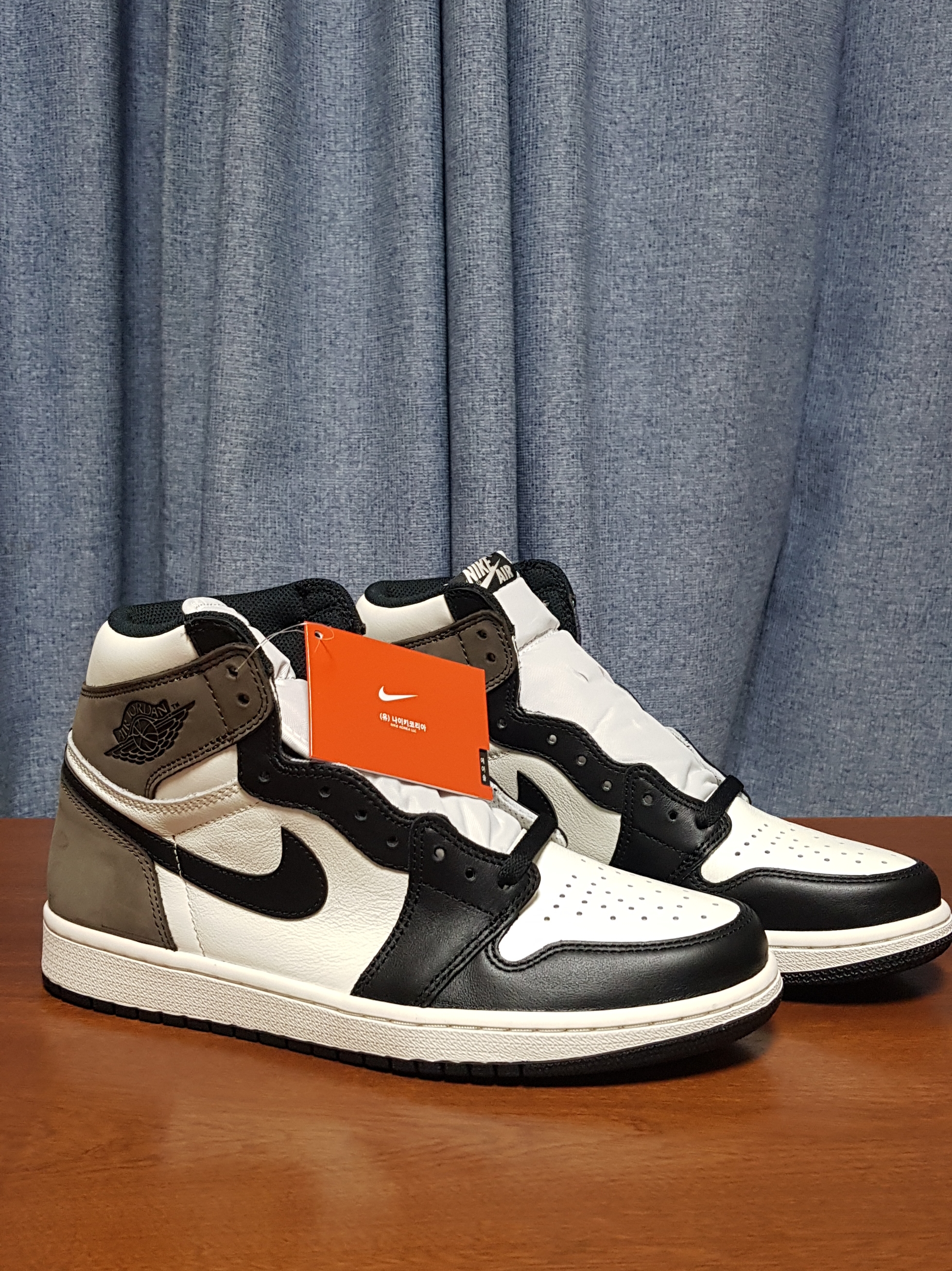 Jordan 1 Retro High OG Black Mocha 착용 스타일