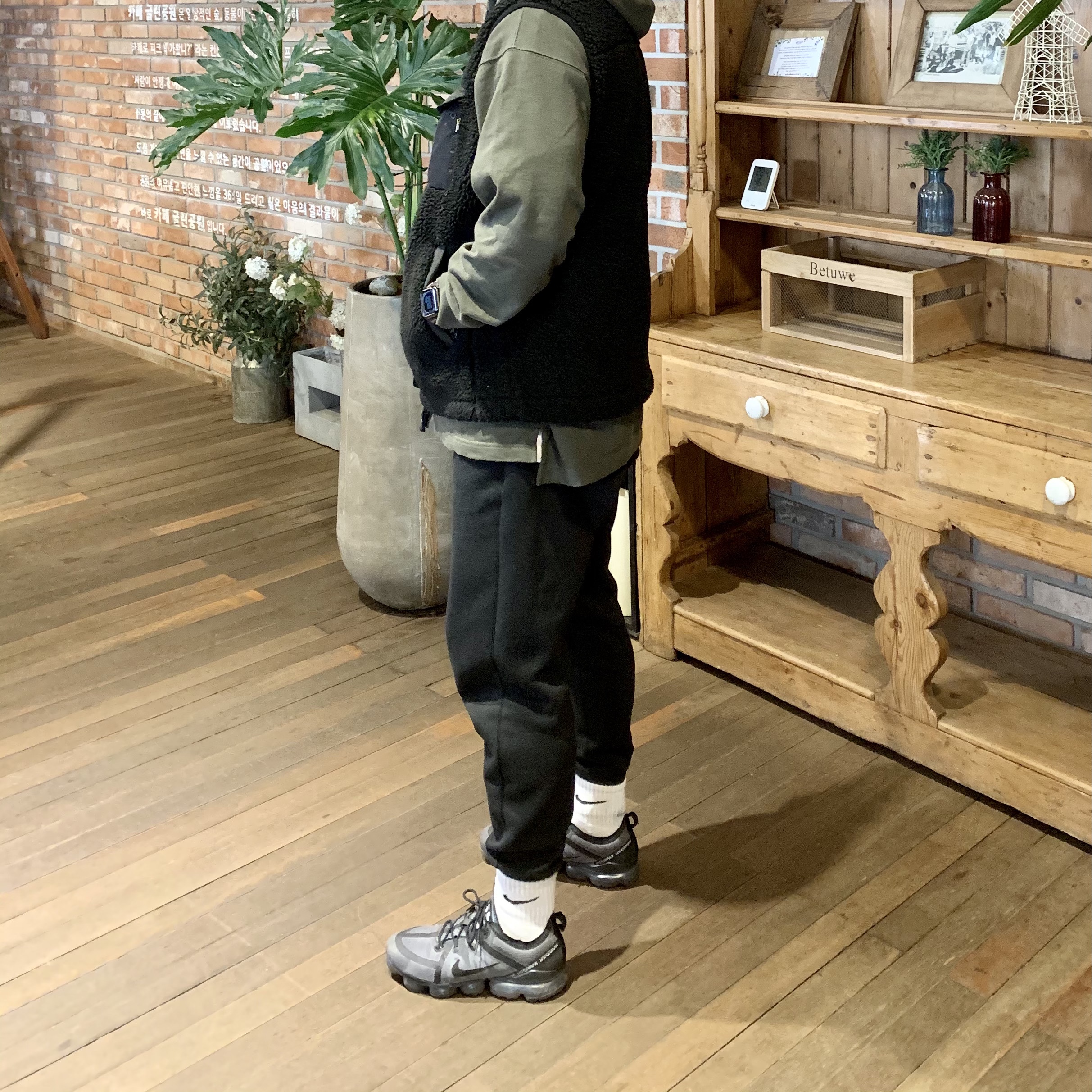 Nike Air VaporMax 2019 Ghost Black 착용 스타일
