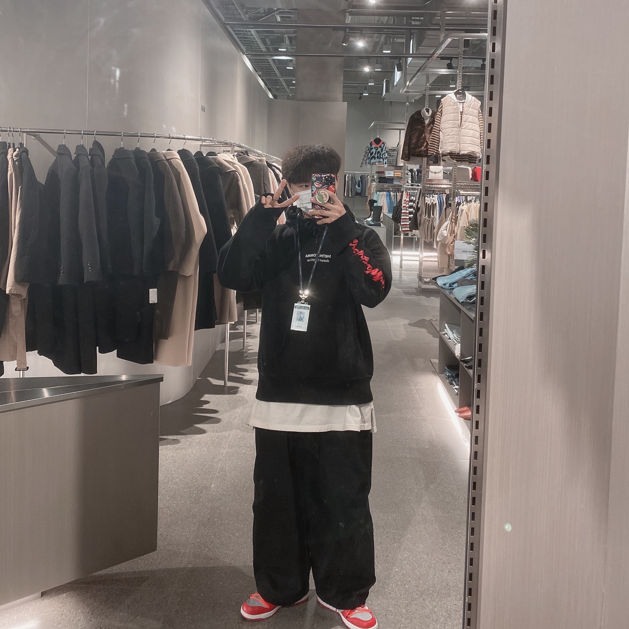 Nike x Off-White Dunk Low University Red 착용 스타일