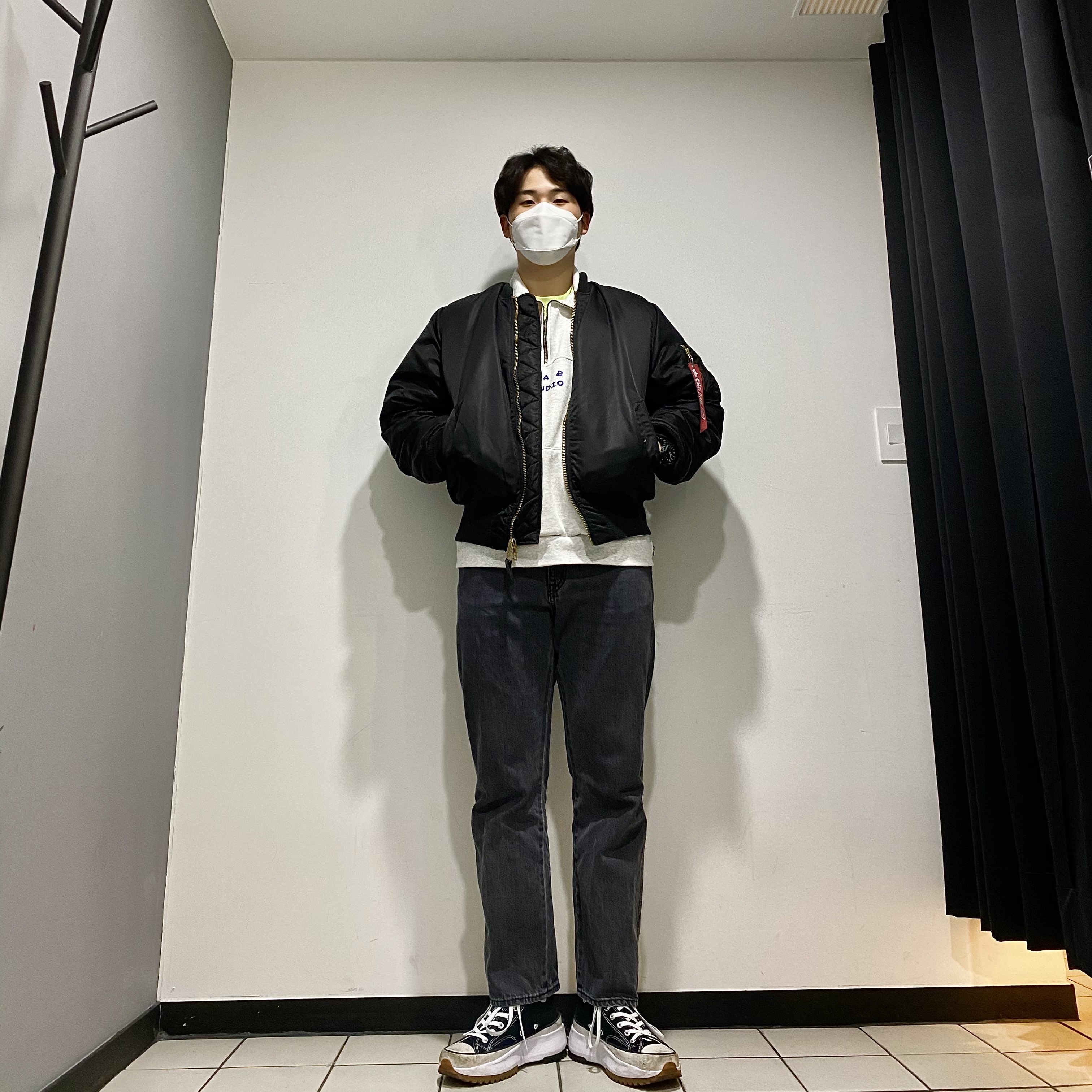 IAB Studio Half Zip Pullover Light Gray, Converse Run Star Hike Hi Black White Gum 착용 스타일
