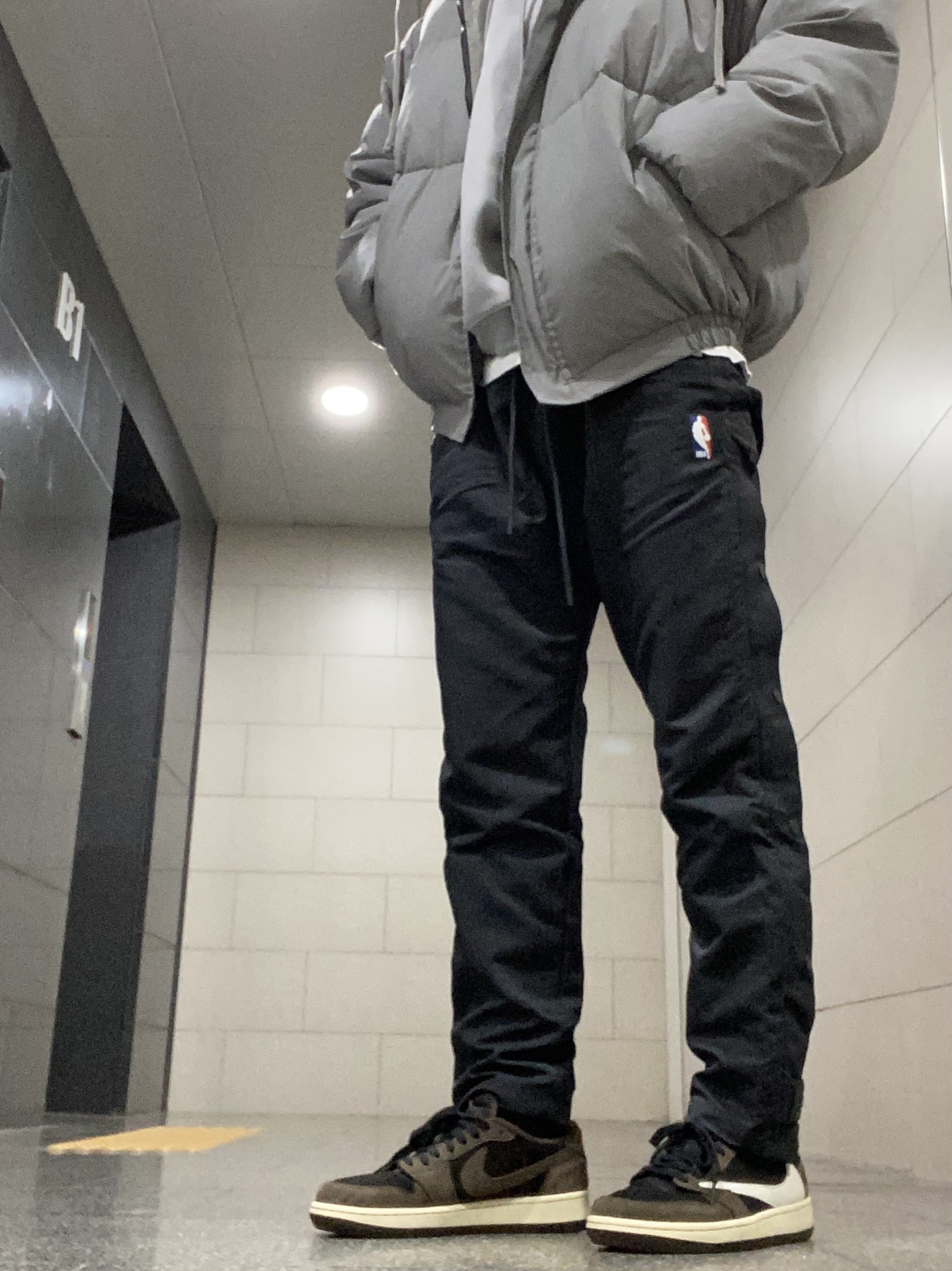 Jordan 1 x Travis Scott Retro Low OG SP Mocha 착용 스타일