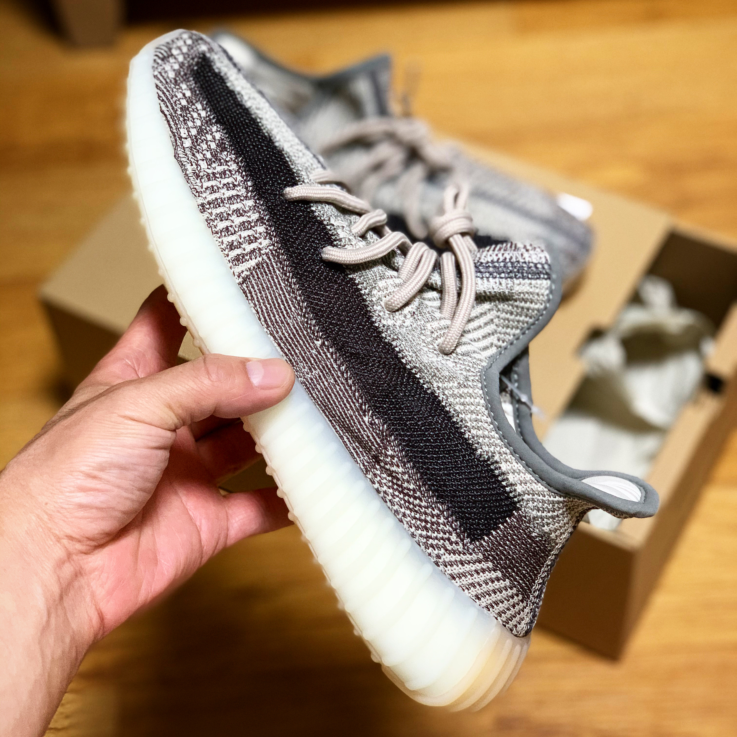 Adidas Yeezy Boost 350 V2 Zyon 착용 스타일