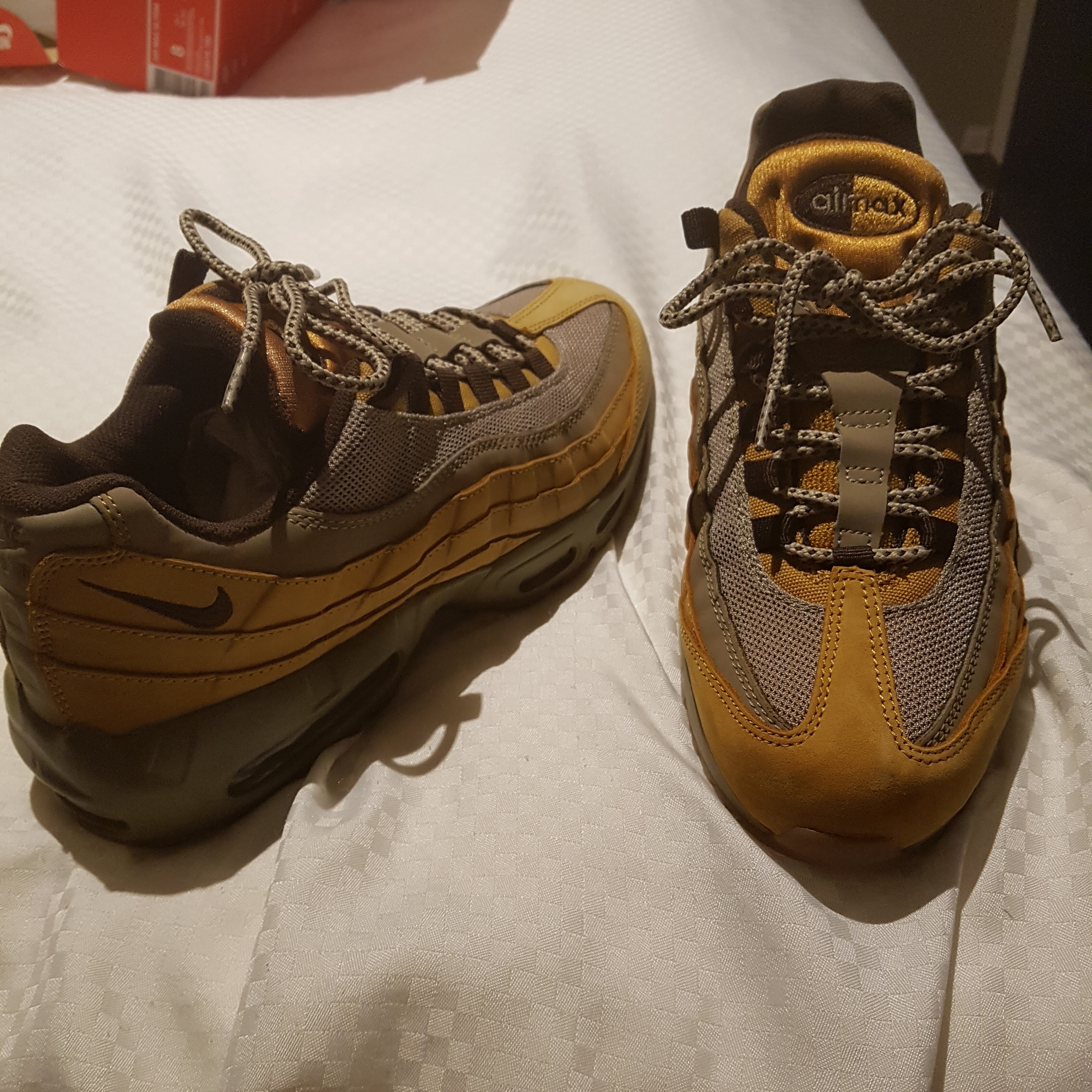 Nike Air Max 95 Premium Wheat 착용 스타일