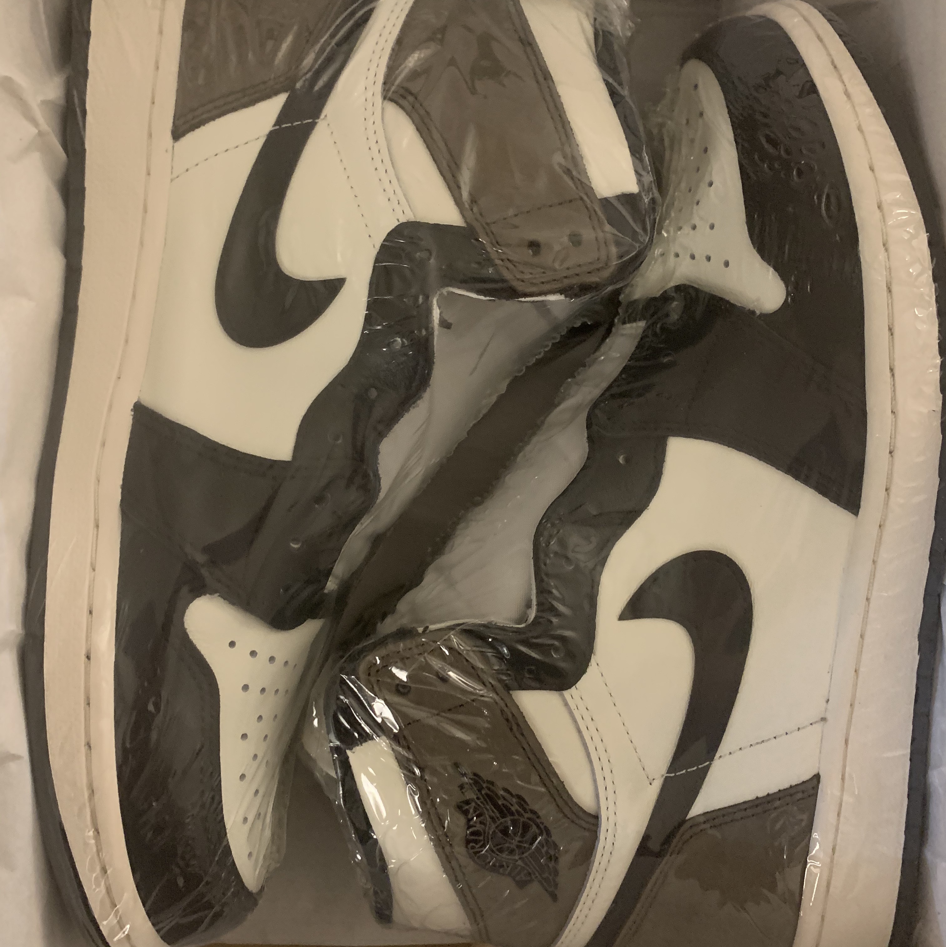 Jordan 1 Retro High OG Black Mocha 착용 스타일