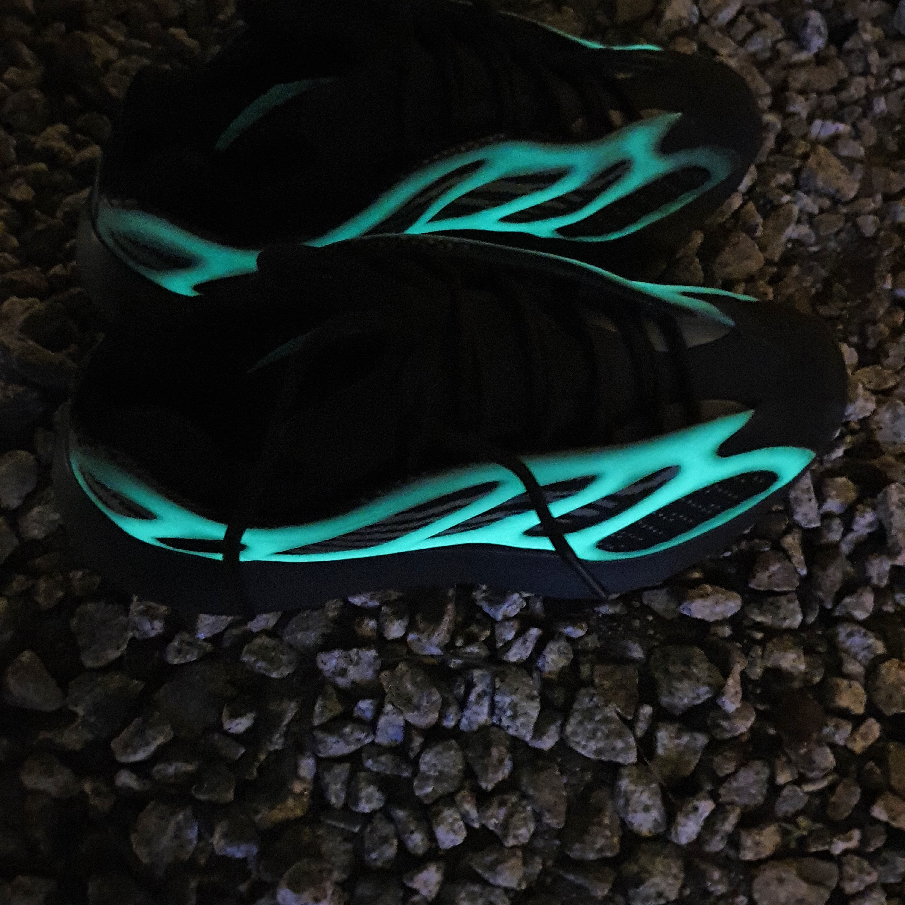 Adidas Yeezy 700 V3 Alvah 착용 스타일 - 1