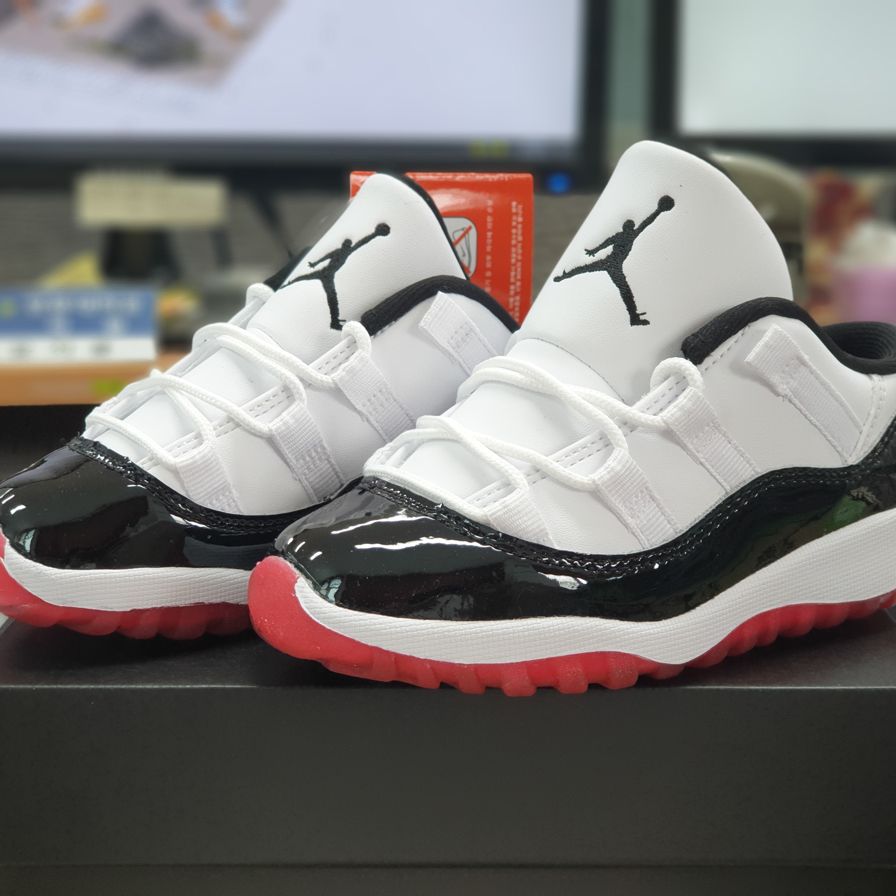 (TD) Jordan 11 Retro Low Concord Bred 착용 스타일