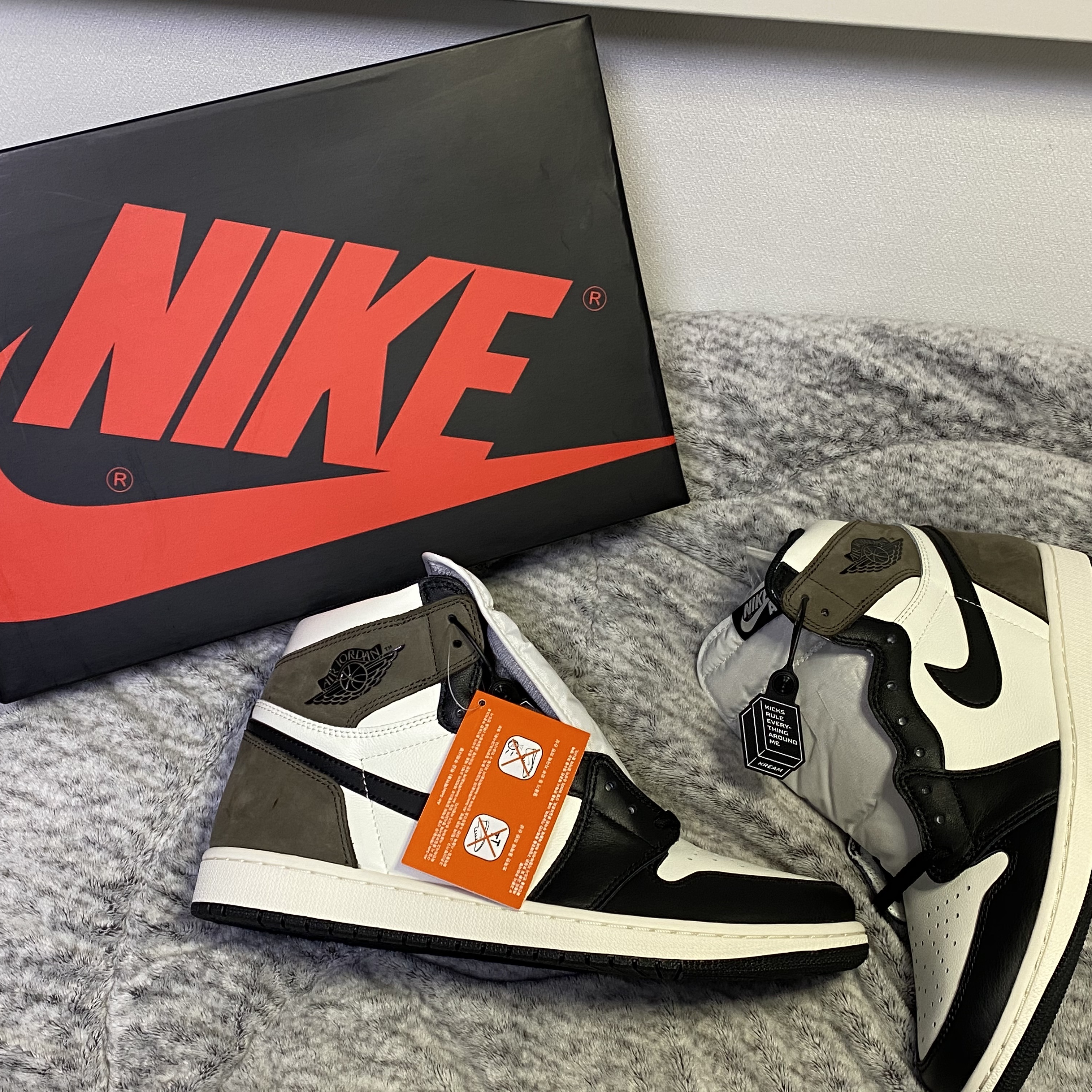 Jordan 1 Retro High OG Black Mocha 착용 스타일