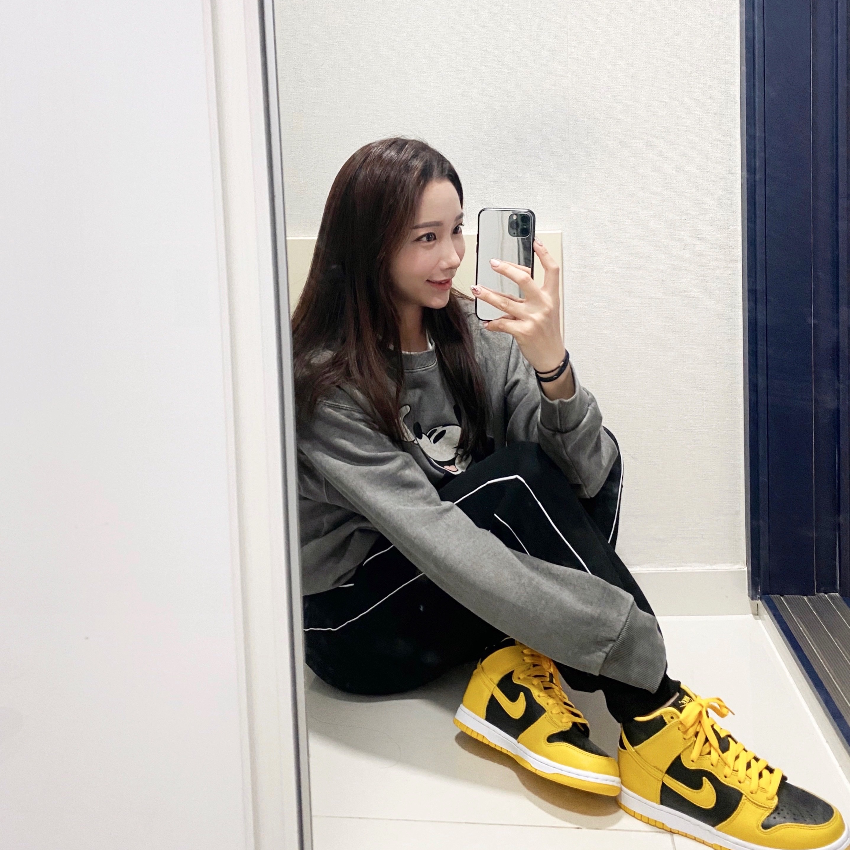 Nike Dunk High SP Varsity Maize 착용 스타일