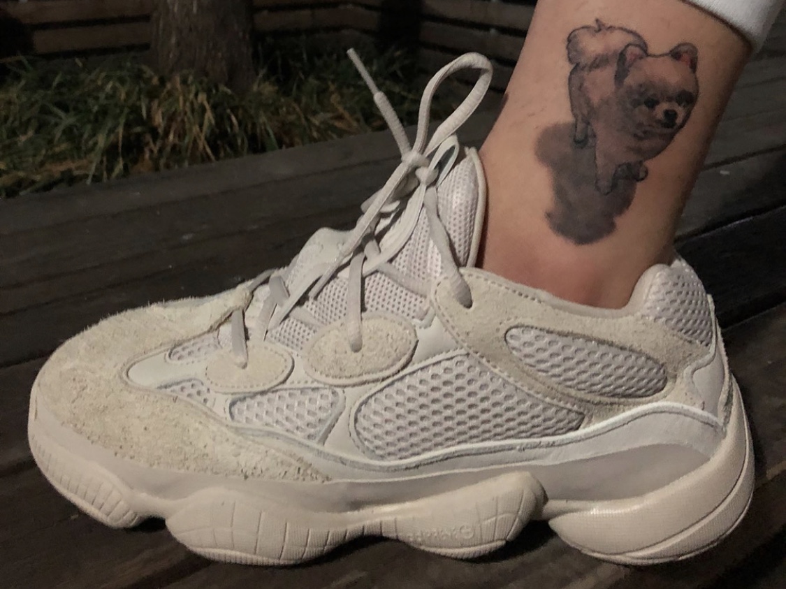 Adidas Yeezy 500 Blush 2018 착용 스타일 - 2