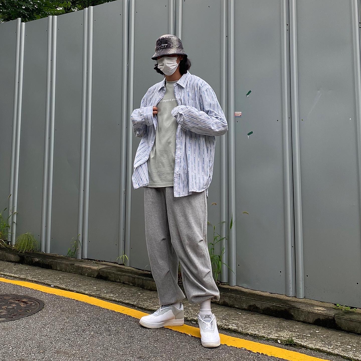 Nike x A-Cold-Wall Air Force 1 Low White, Supreme x The North Face Snakeskin Packable Reversible Crusher Black - 18SS 착용 스타일 - 2