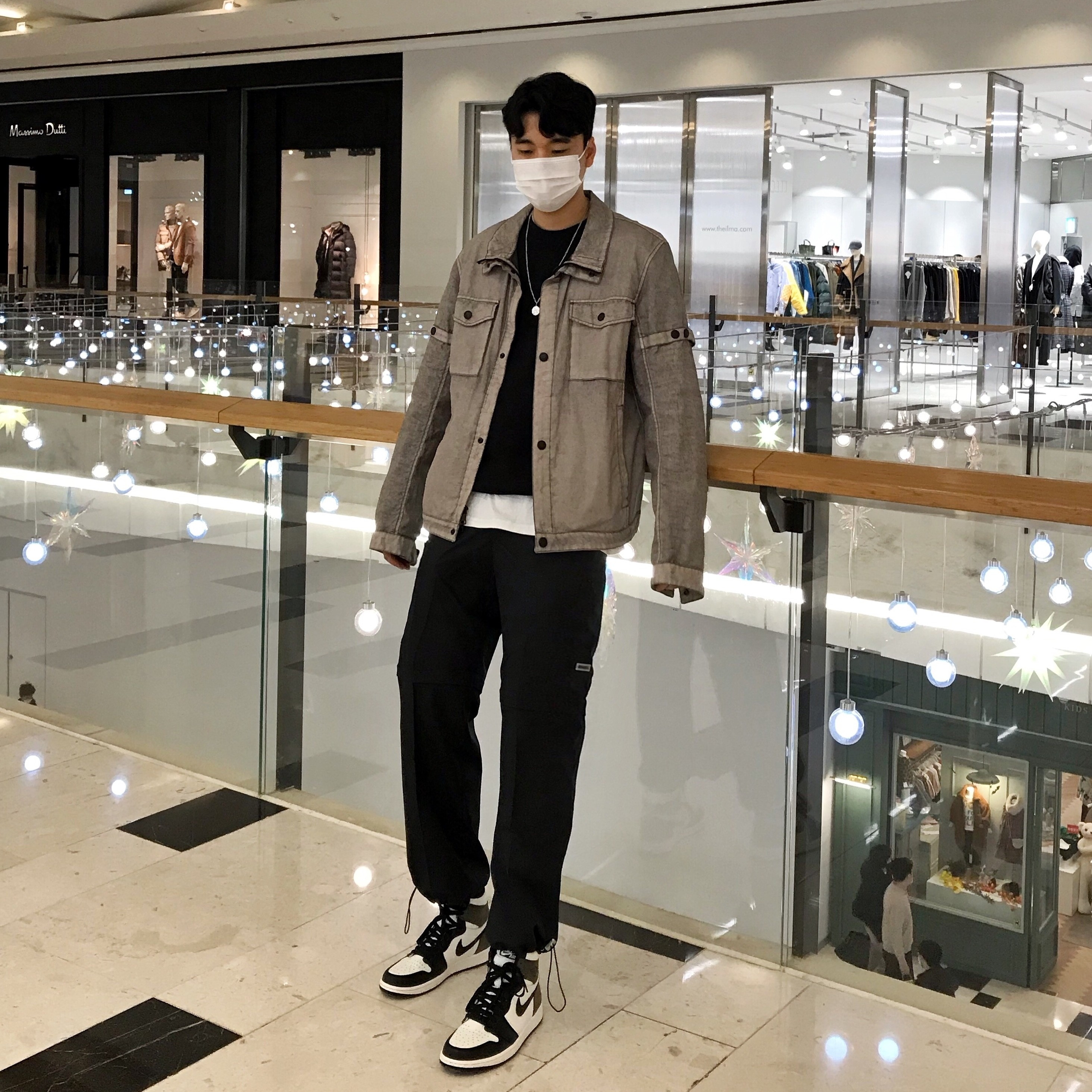 Jordan 1 Retro High OG Black Mocha 착용 스타일