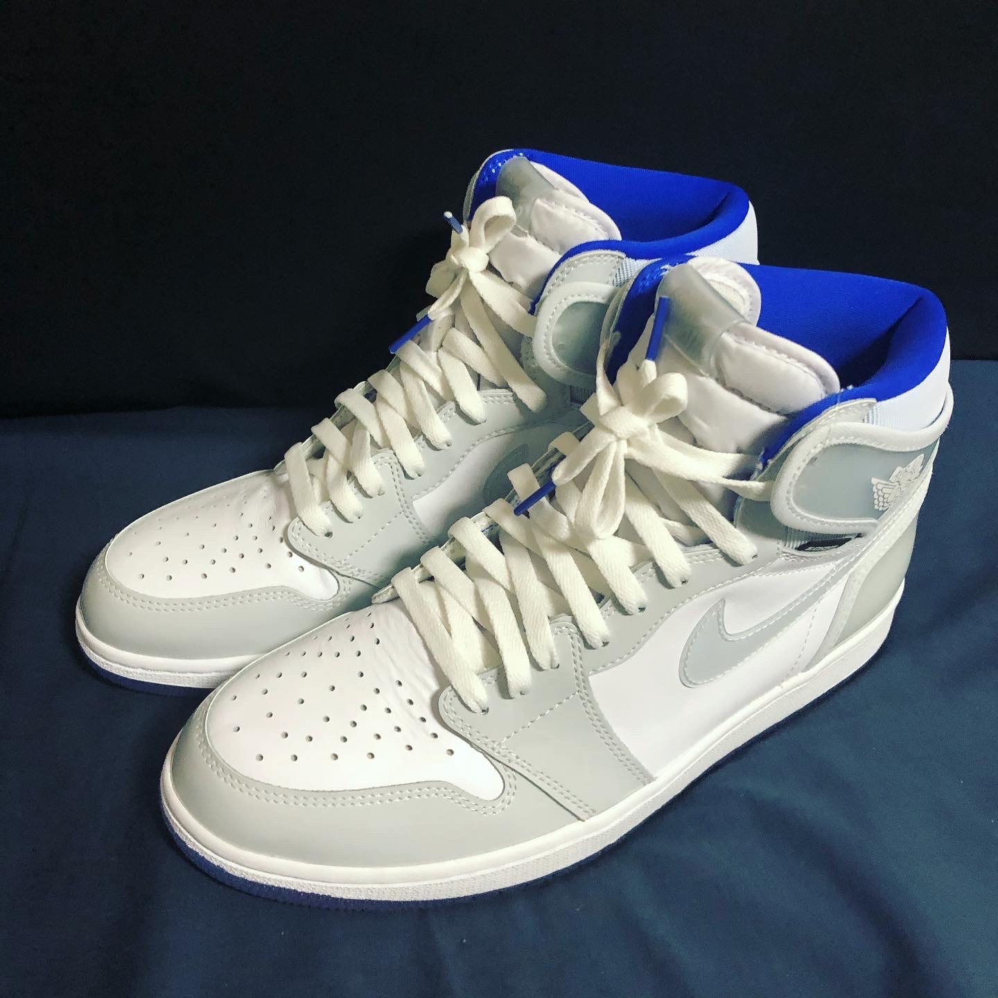 Jordan 1 Retro High Zoom White Racer Blue 착용 스타일 - 1