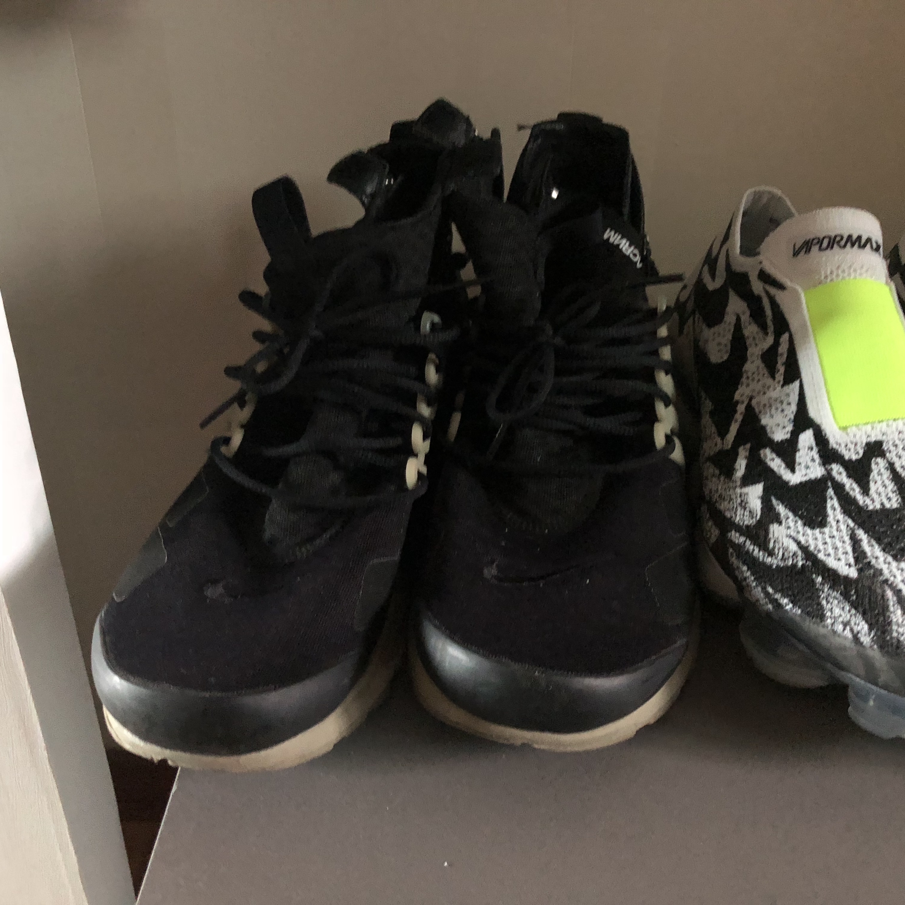 Nike x Acronym Air VaporMax Moc 2 Light Bone, Nike x Acronym Lunar Force 1 SP Zip Turbo Green 착용 스타일 - 3