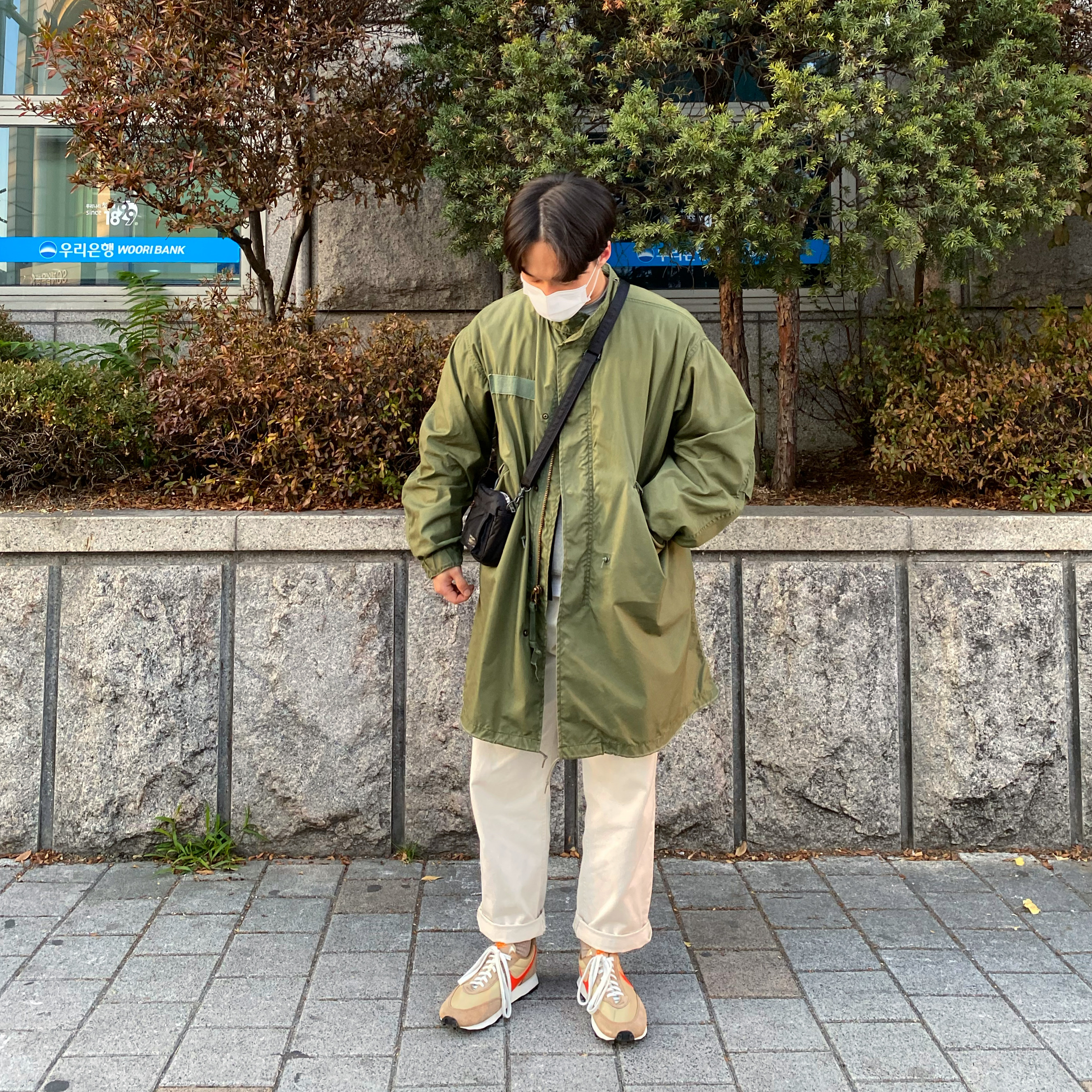 Nike Daybreak SP Vegas Gold College Orange 착용 스타일