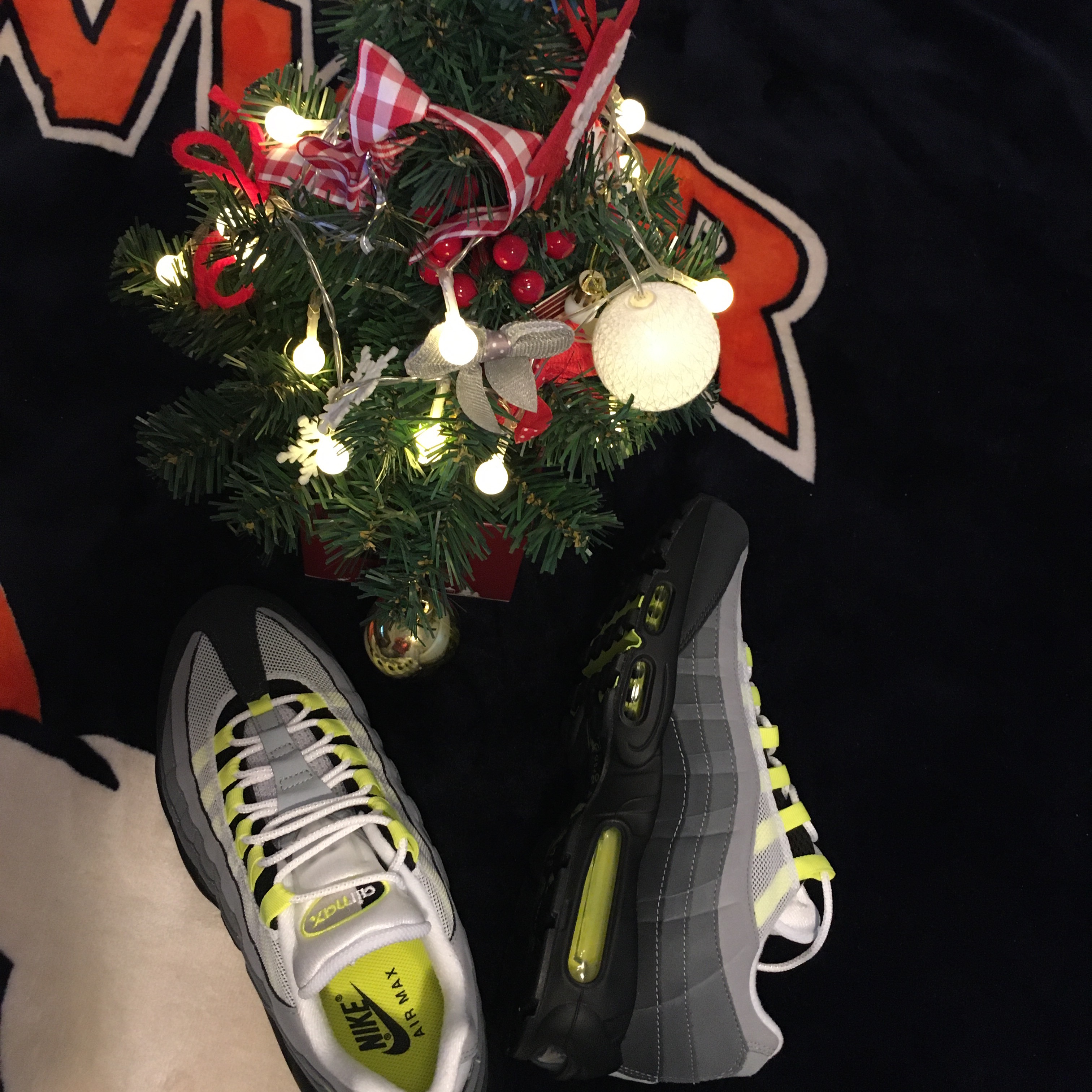 Nike Air Max 95 OG Neon Yellow 2020 착용 스타일