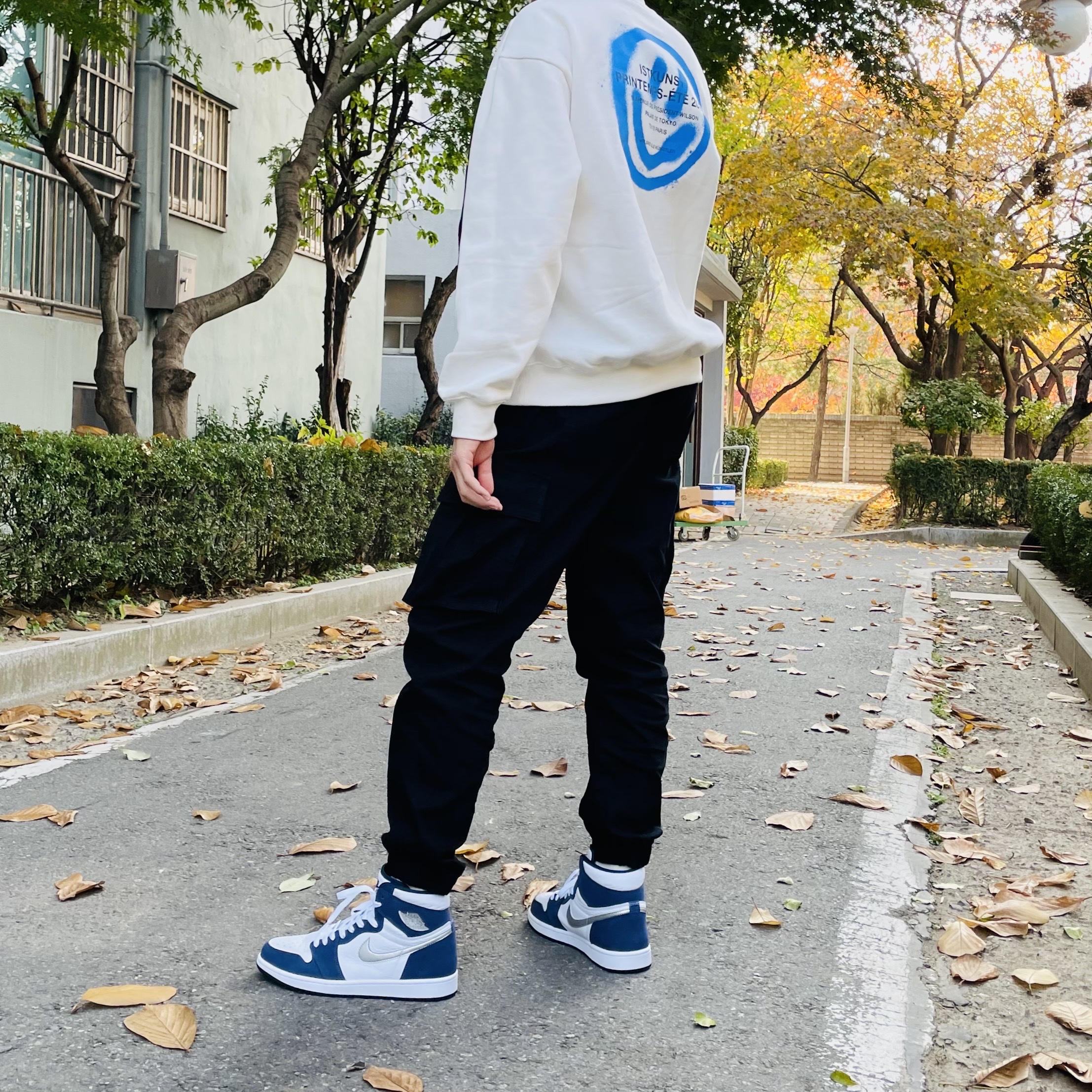Jordan 1 Retro High OG CO.JP Midnight Navy 착용 스타일 - 3