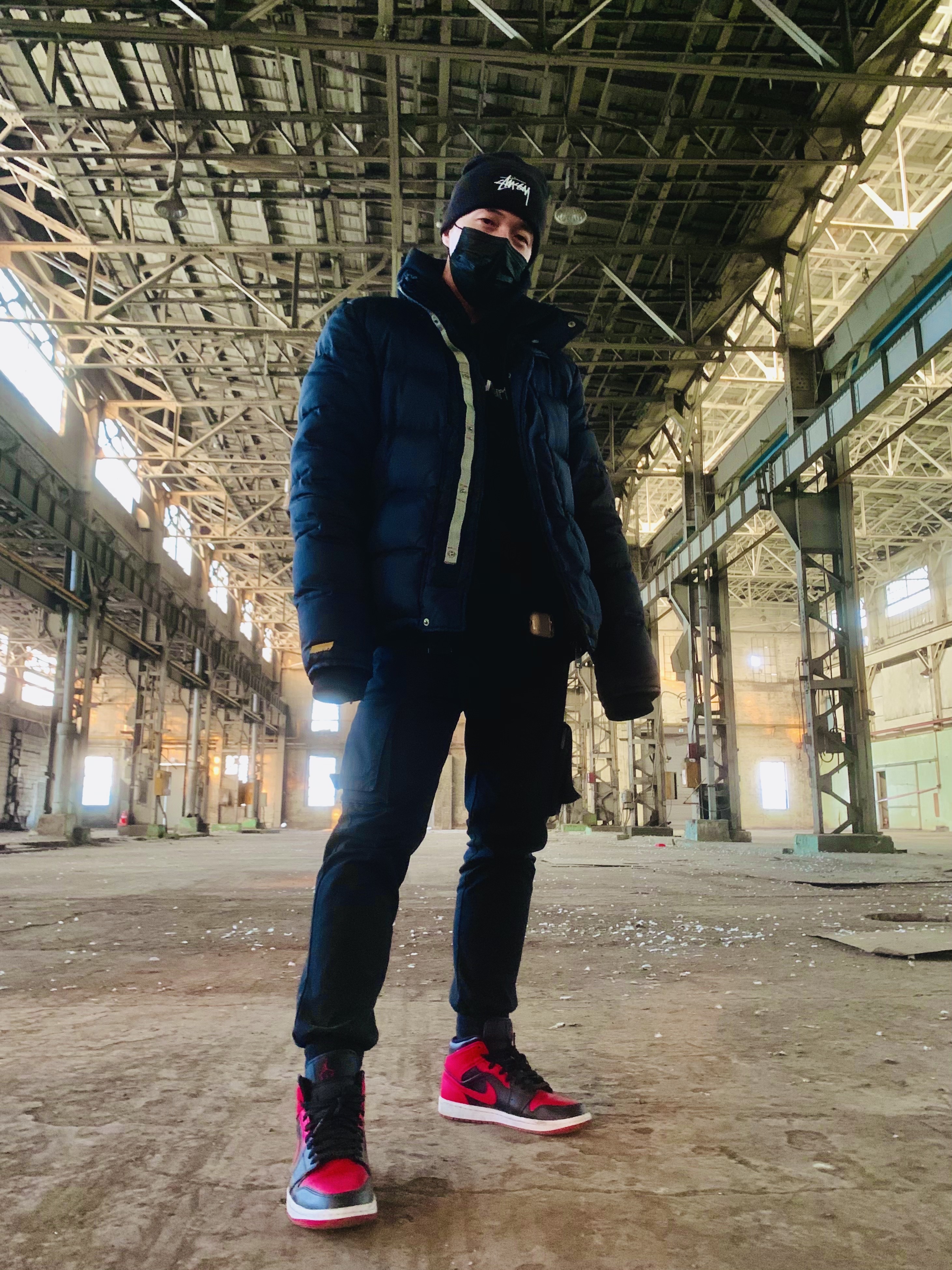 Jordan 1 Mid Bred Banned 2020, Nike x Stussy Cuff Beanie Black 착용 스타일