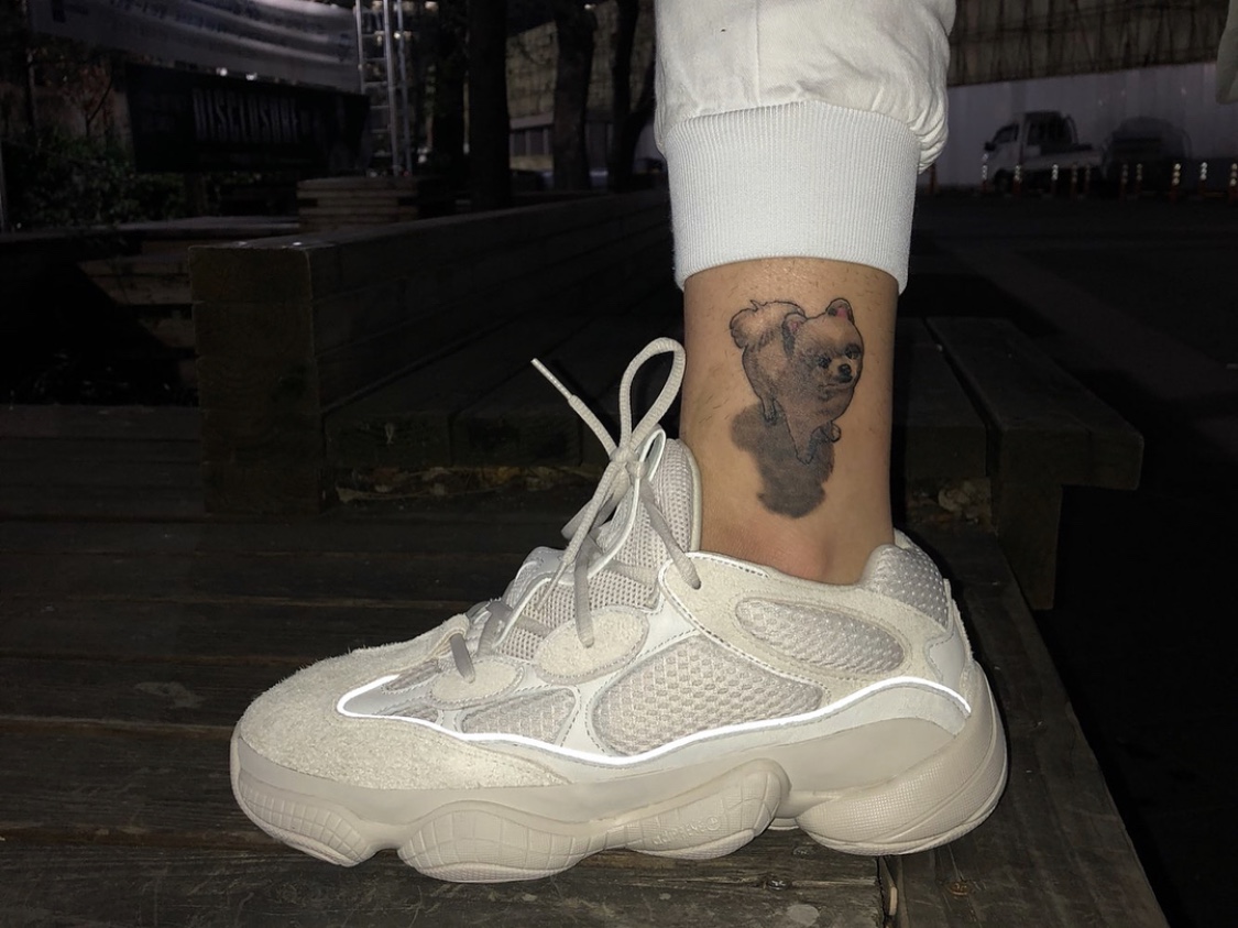 Adidas Yeezy 500 Blush 2018 착용 스타일 - 3