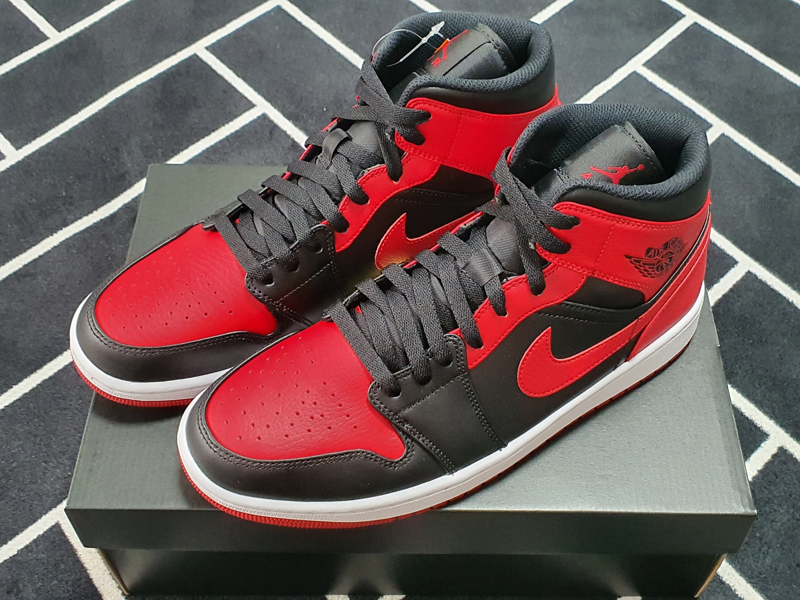 Jordan 1 Mid Bred Banned 2020 착용 스타일