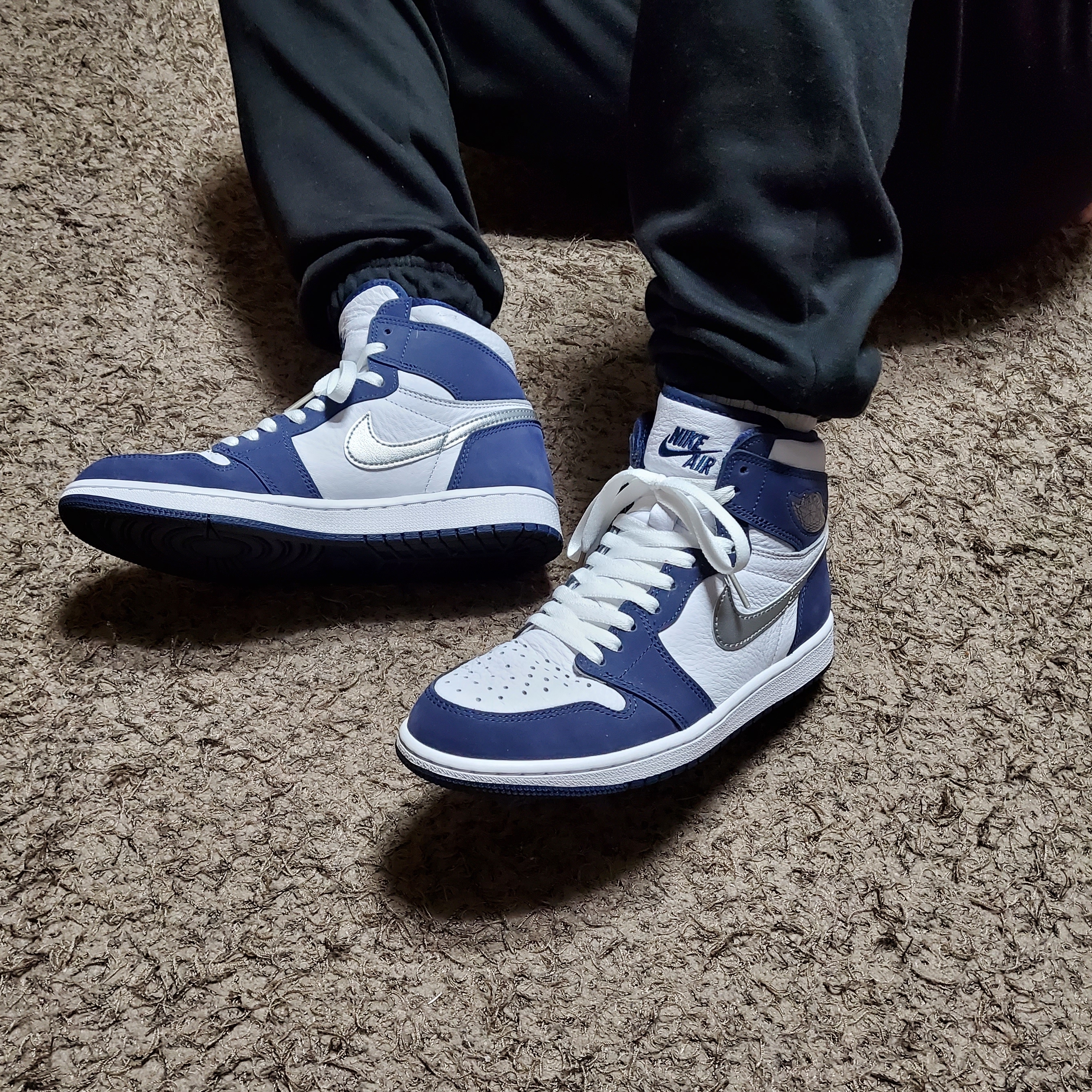 Jordan 1 Retro High OG CO.JP Midnight Navy 착용 스타일