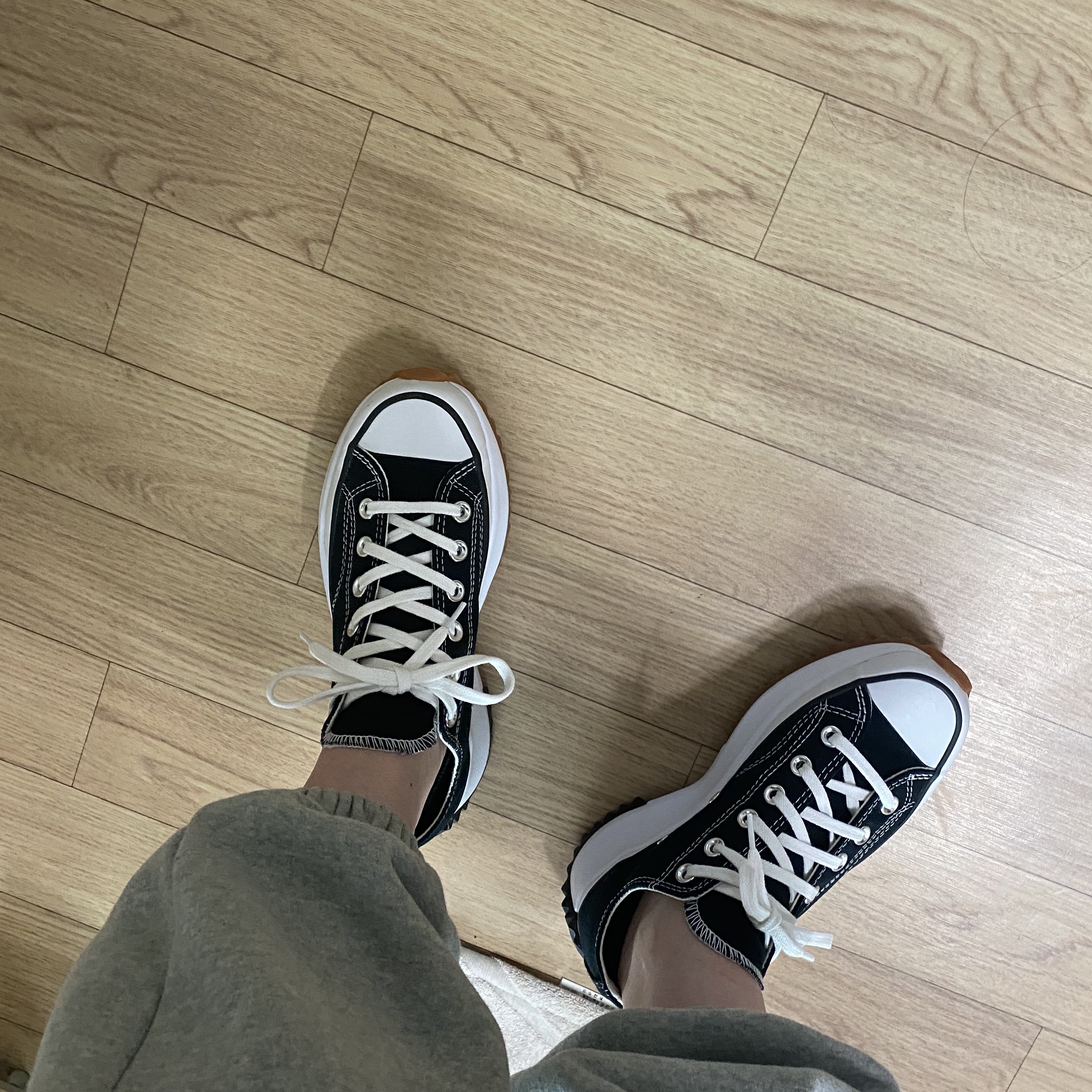 Converse Run Star Hike Low Black 착용 스타일