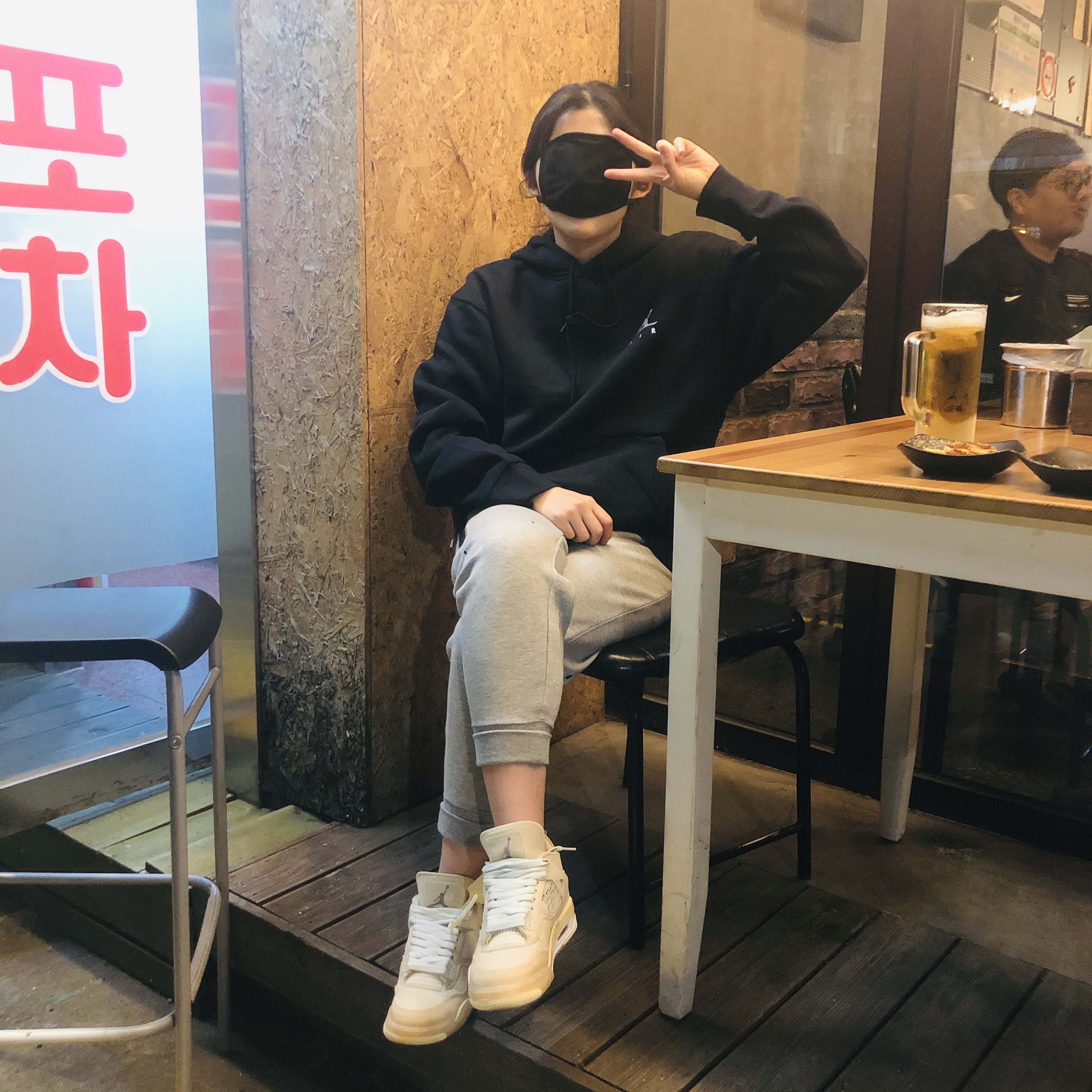 (W) Jordan 4 x Off-White Retro SP Sail 착용 스타일
