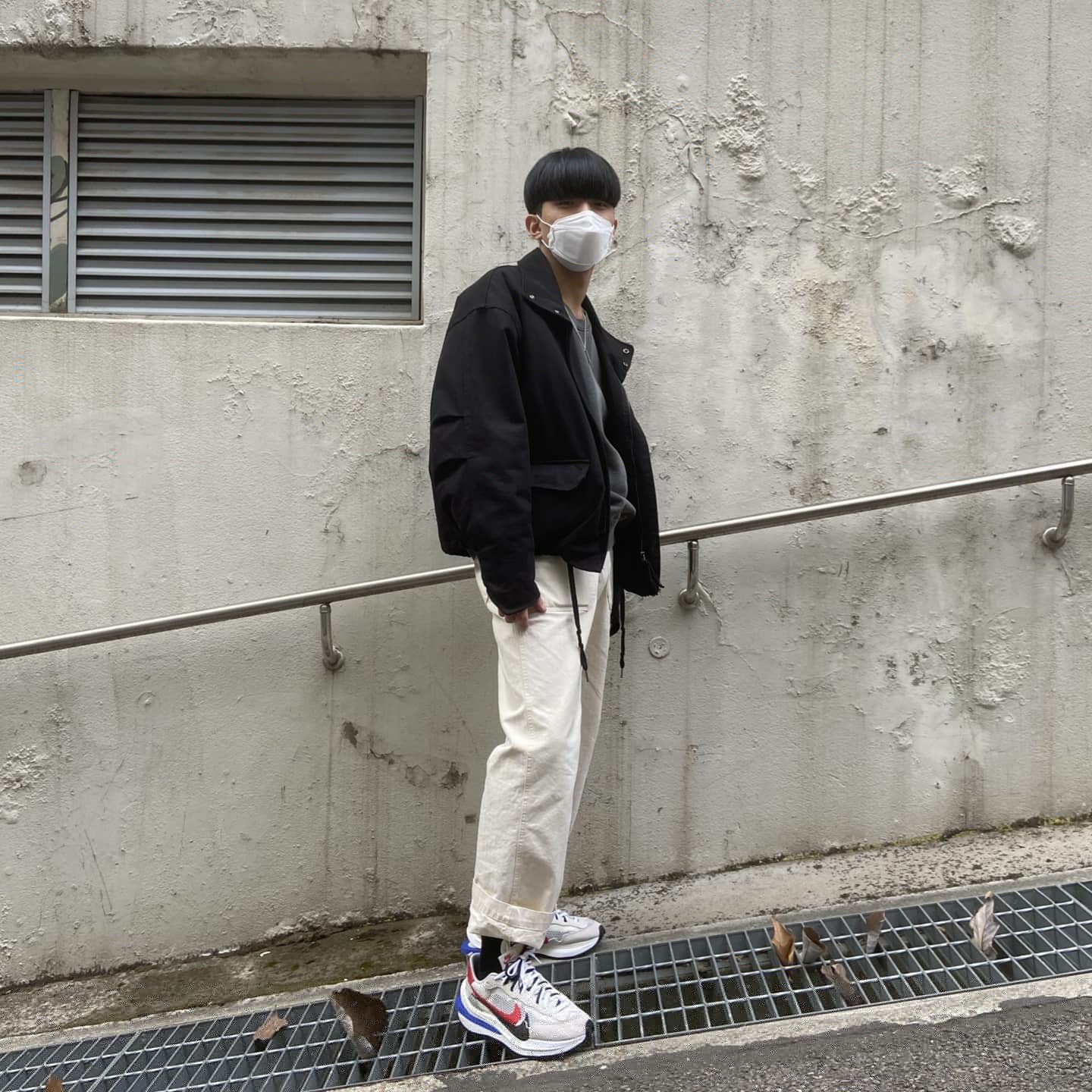 Nike x Sacai VaporWaffle Royal Fuchsia 착용 스타일