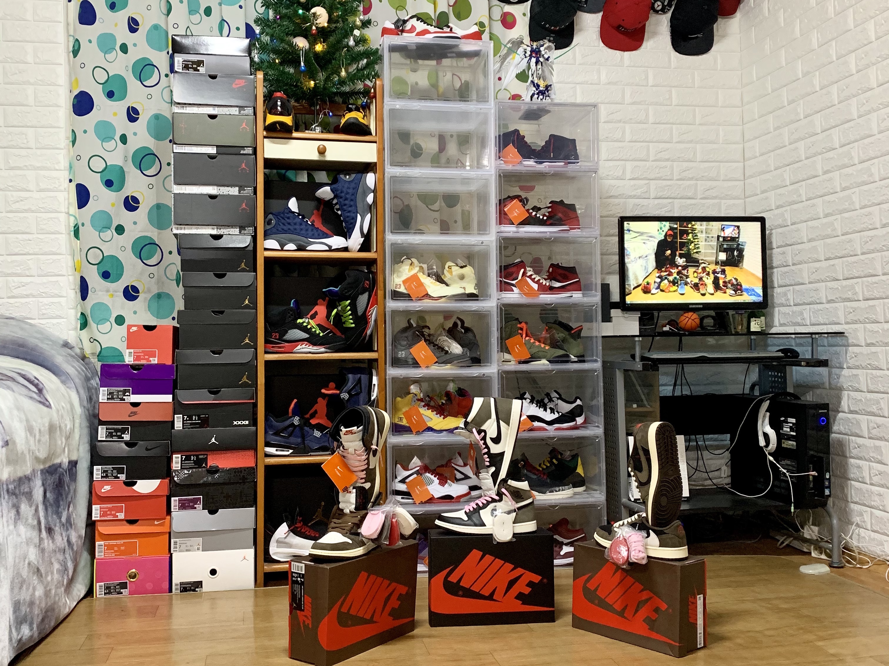 Jordan 1 Retro High OG Black Mocha, Jordan 1 x Travis Scott Retro High OG SP Mocha 착용 스타일 - 2