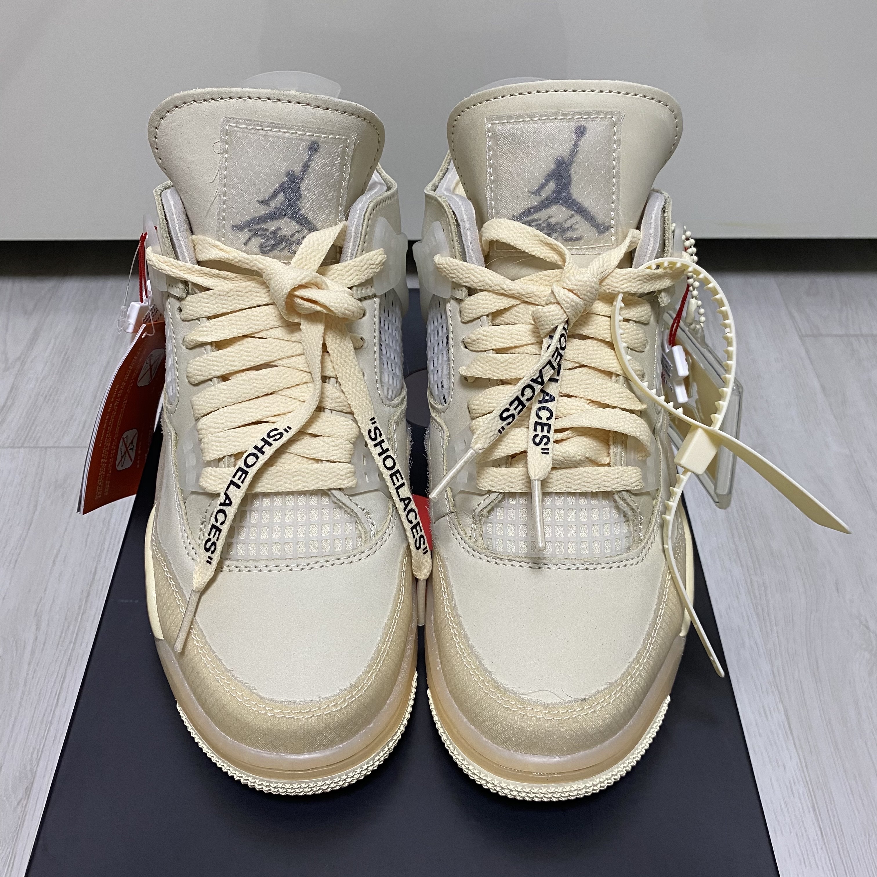 (W) Jordan 4 x Off-White Retro SP Sail 착용 스타일 - 2