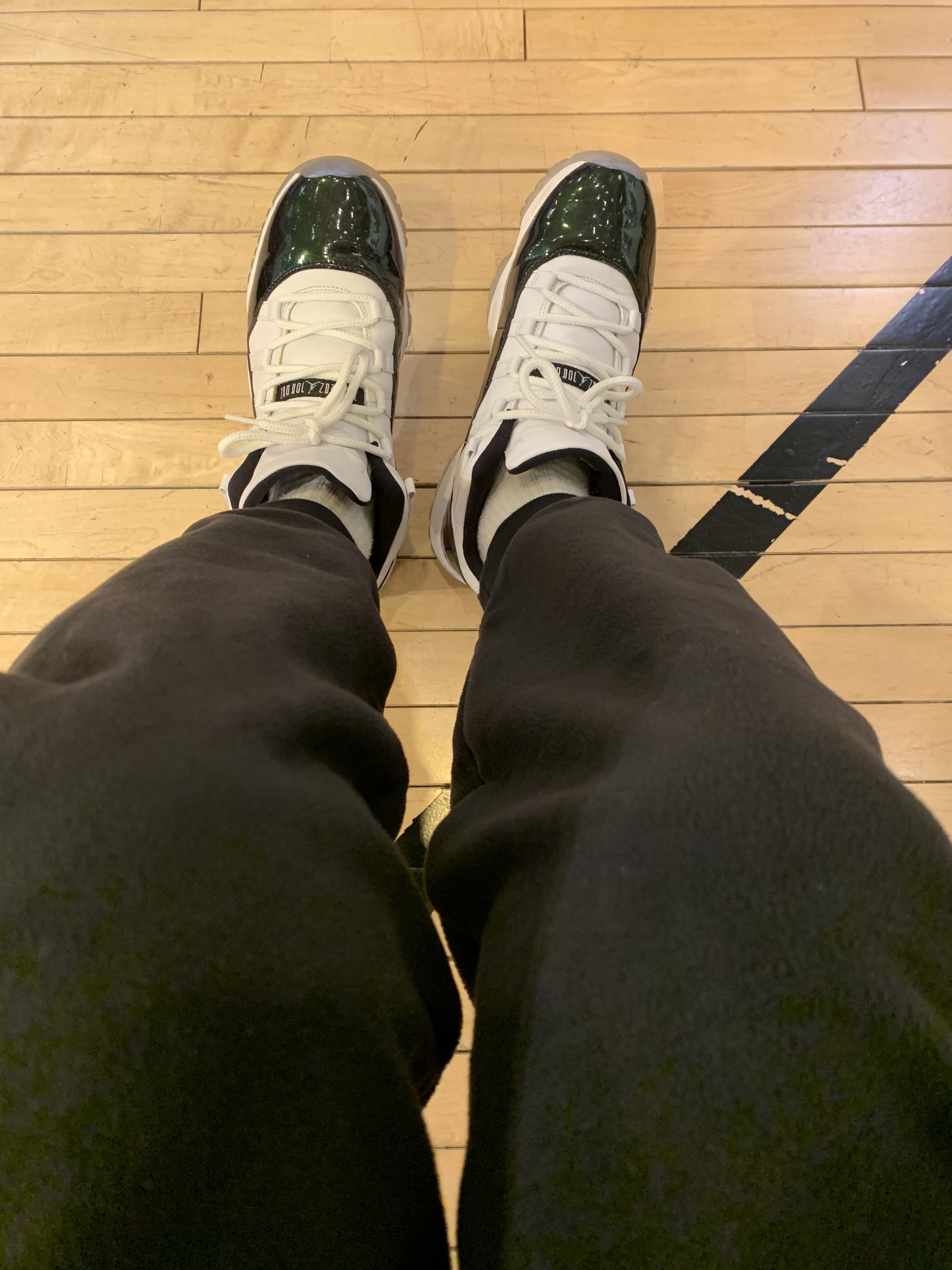 Jordan 11 Retro Low Iridescent 착용 스타일 - 2