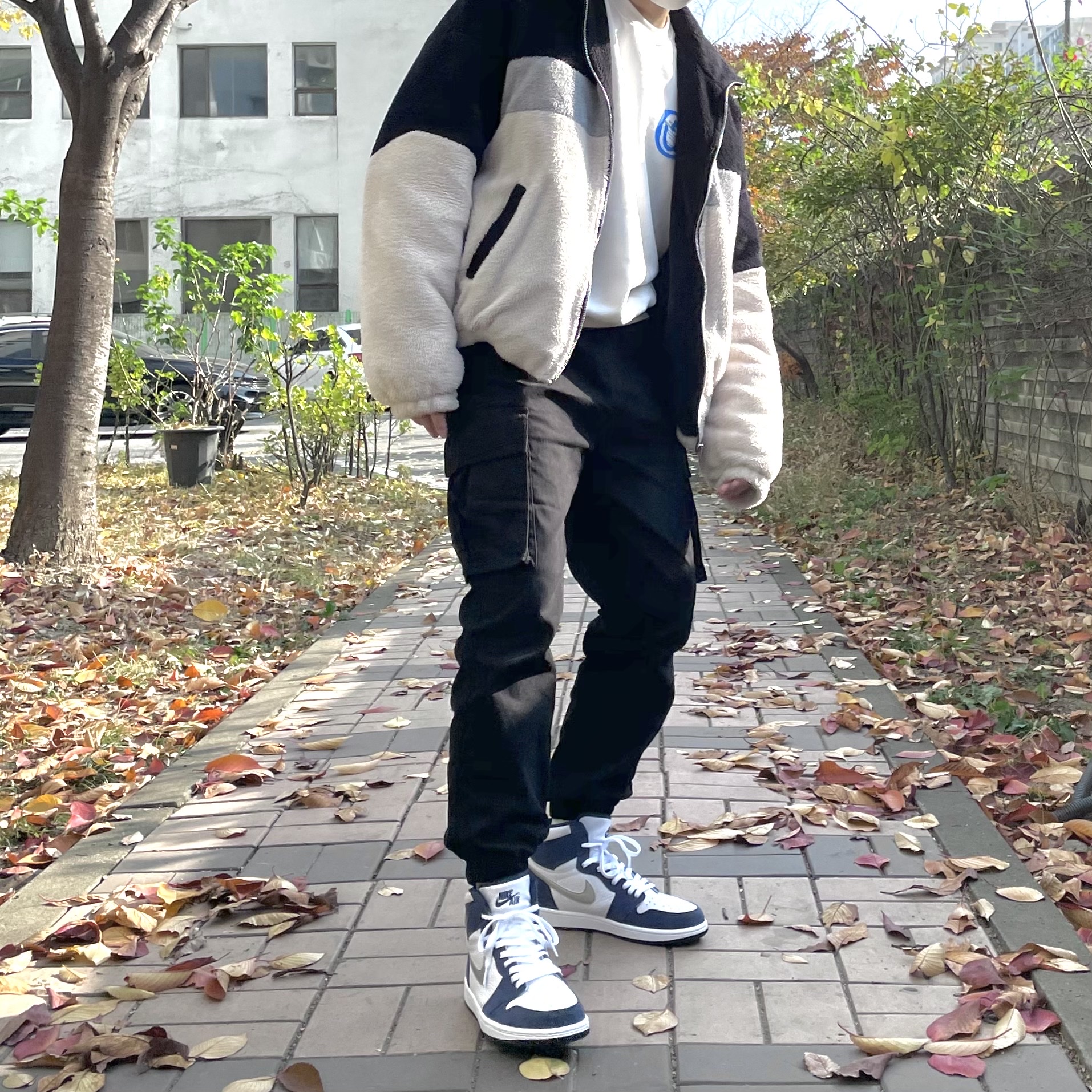 Jordan 1 Retro High OG CO.JP Midnight Navy 착용 스타일 - 2