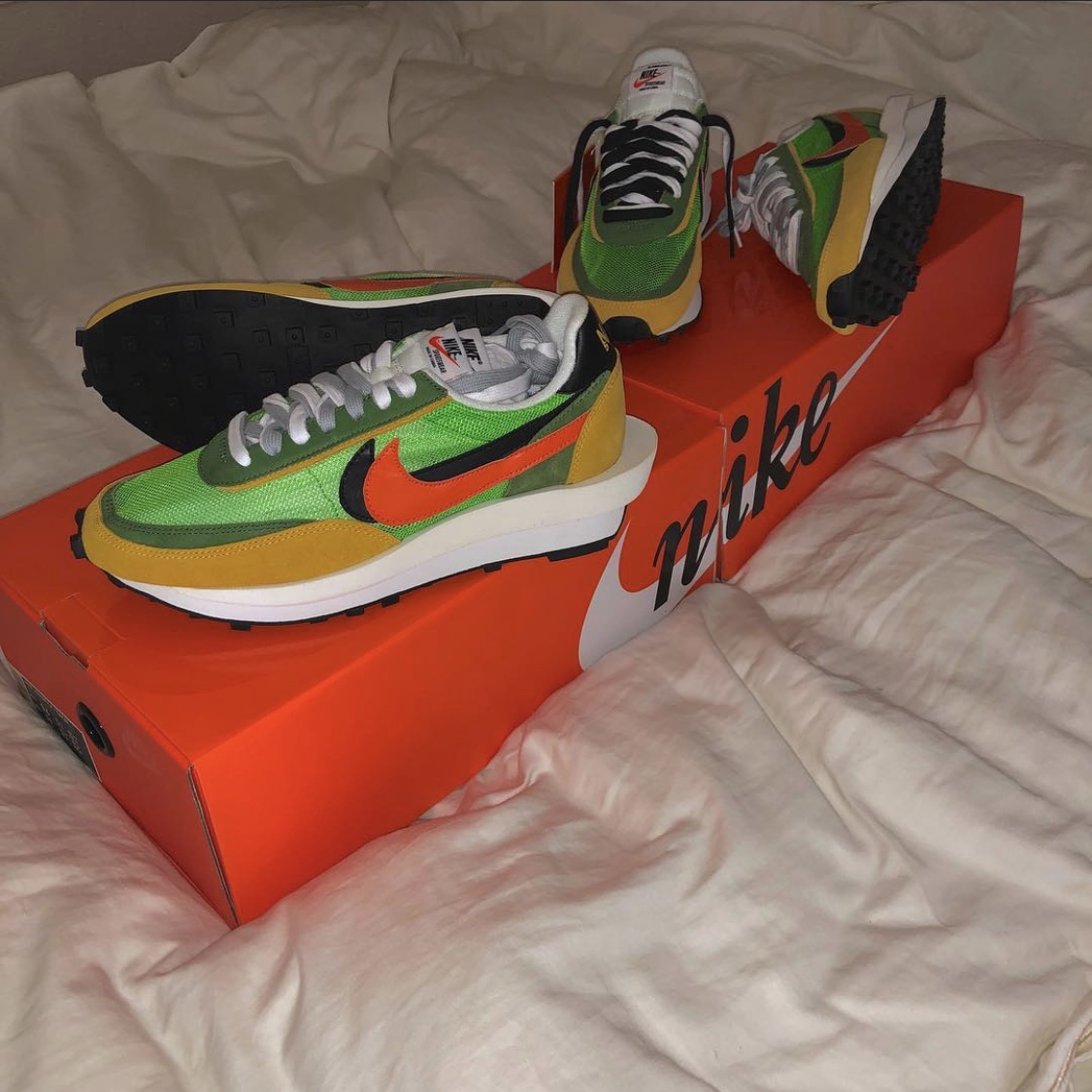 Nike x Sacai LDWaffle Green Multi 착용 스타일 - 2