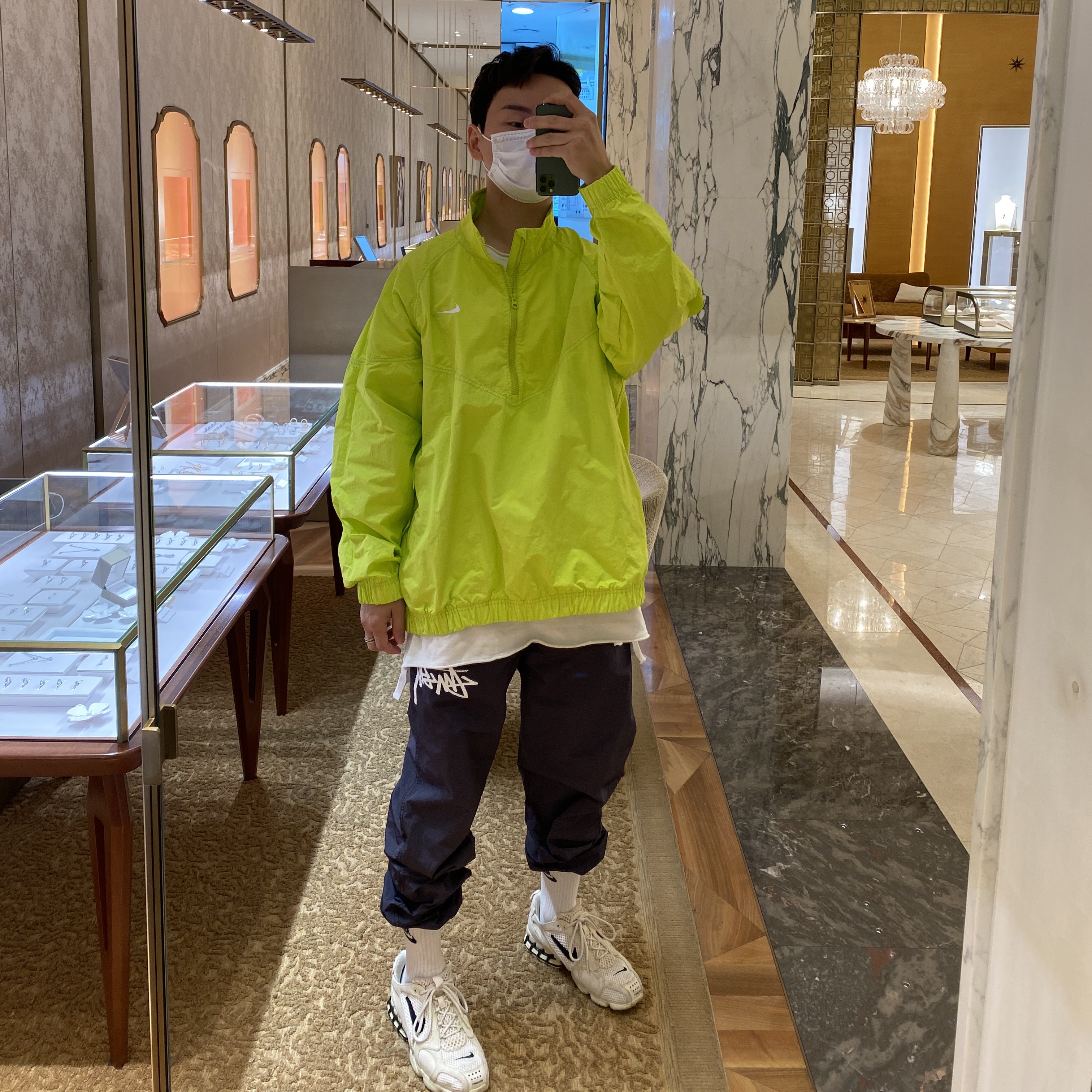 Nike x Stussy Windrunner Jacket Bright Cactus, Nike x Stussy Beach Pants Off Noir 착용 스타일