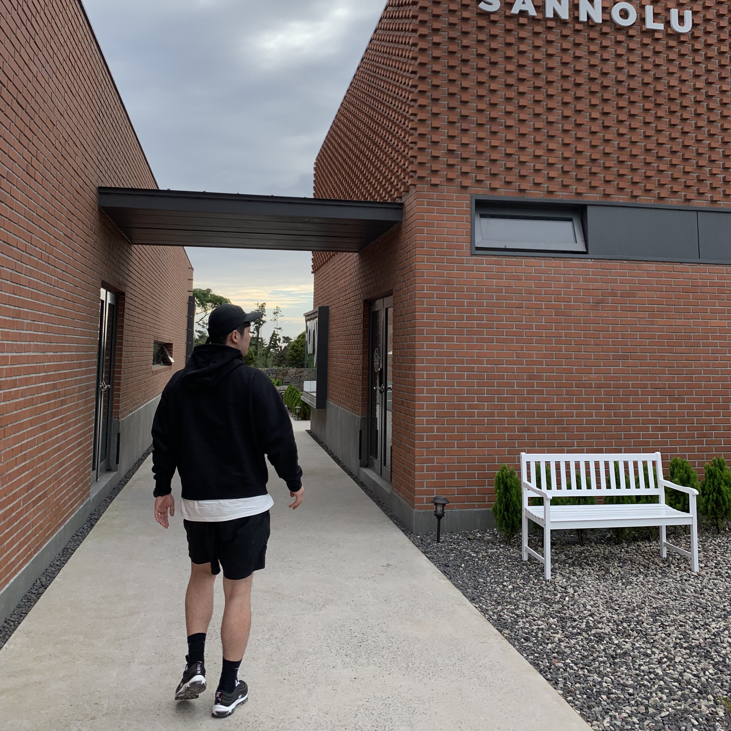 Nike Air Max 97 Overbranding Black 착용 스타일