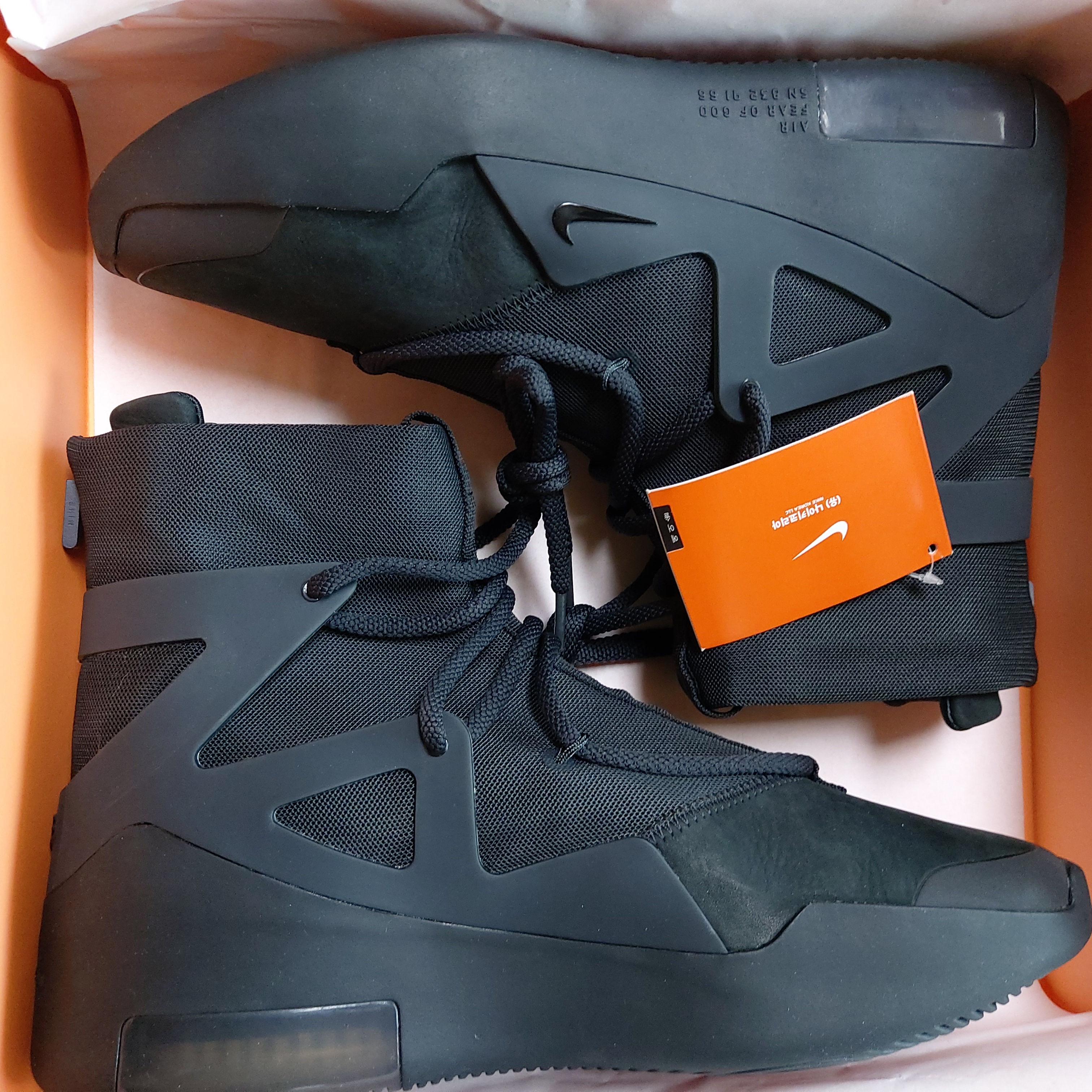 Nike x Fear of God Air Fear of God 1 Triple Black 착용 스타일