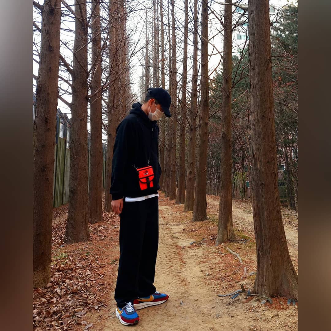 Nike x Sacai LDWaffle Blue Multi 착용 스타일