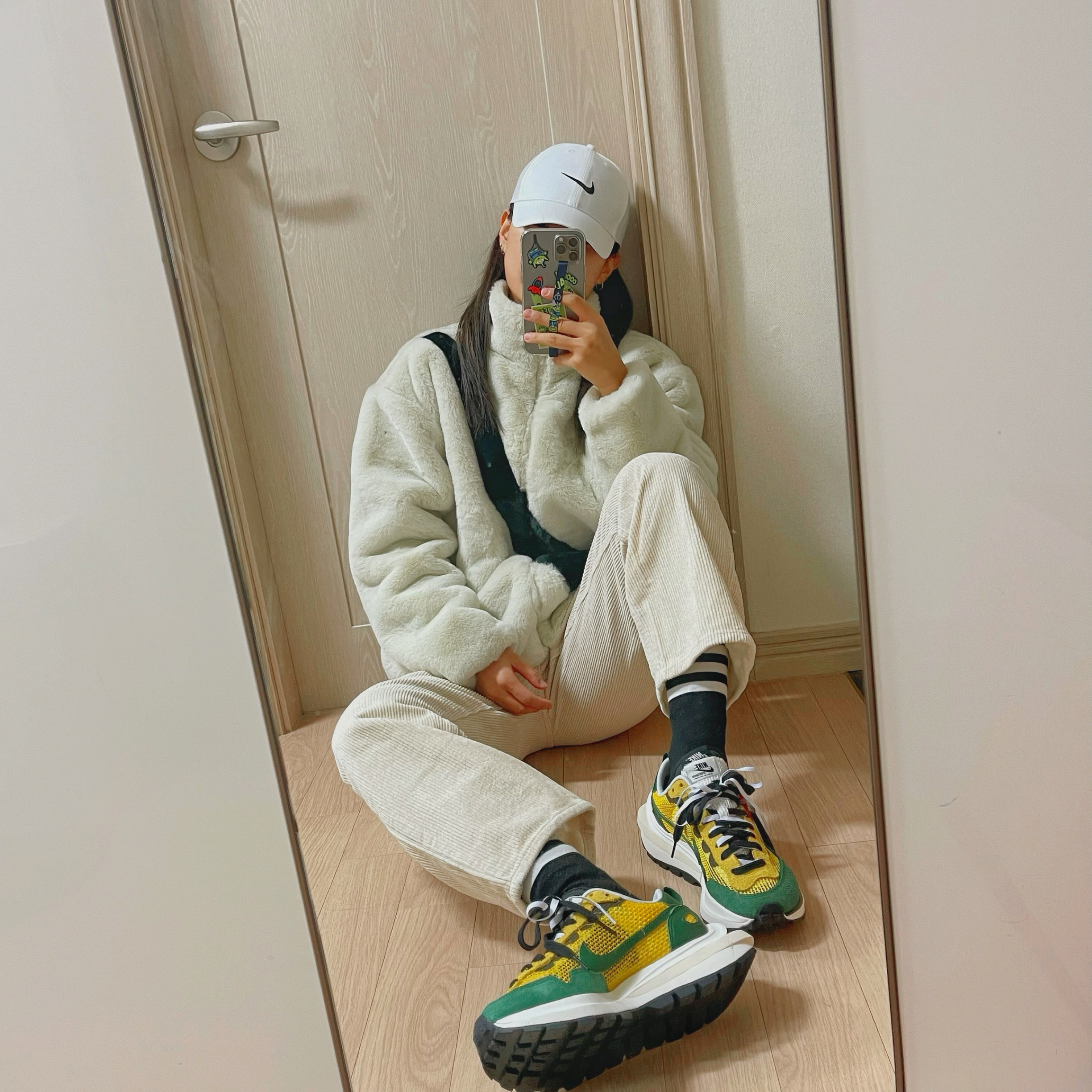 Nike x Sacai VaporWaffle Tour Yellow & Gorge Green Sail 착용 스타일