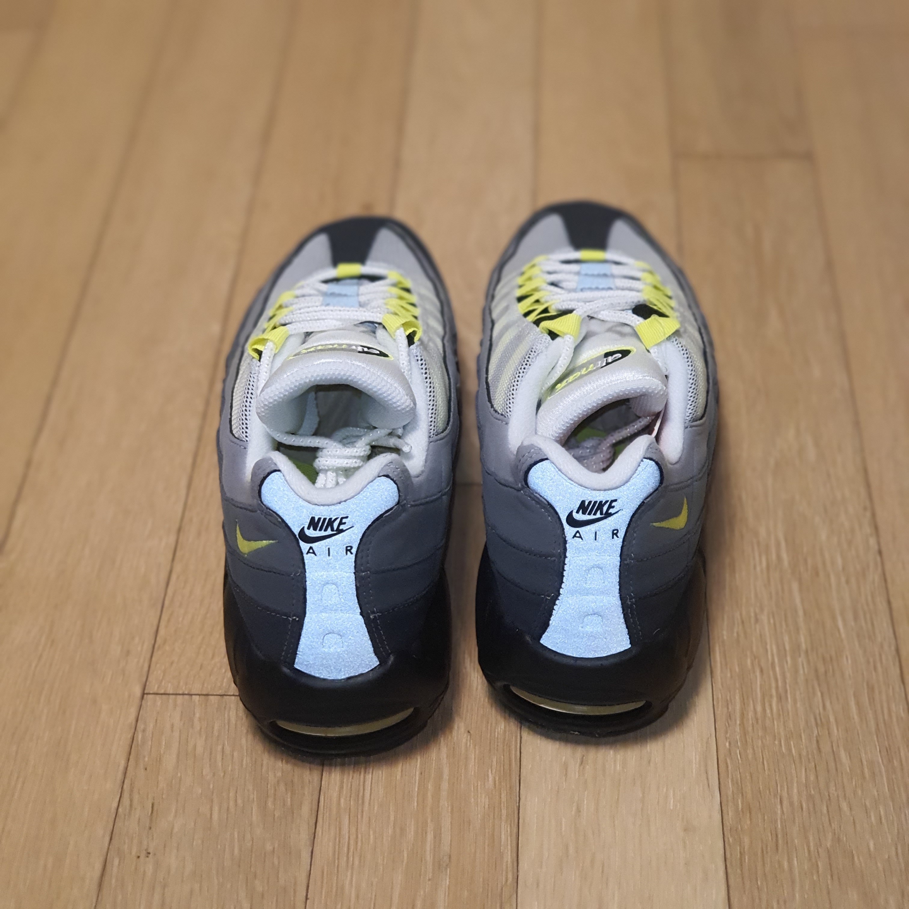 Nike Air Max 95 OG Neon Yellow 2020 착용 스타일 - 3