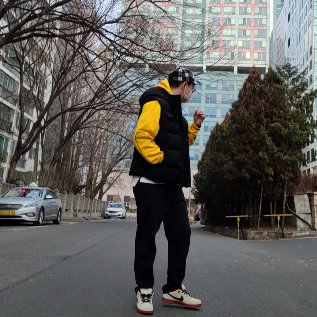 Nike x Drake Nocta Essential Hoodie University Gold - Asia, Nike SB Dunk Low Pro Hennessy 착용 스타일 - 1