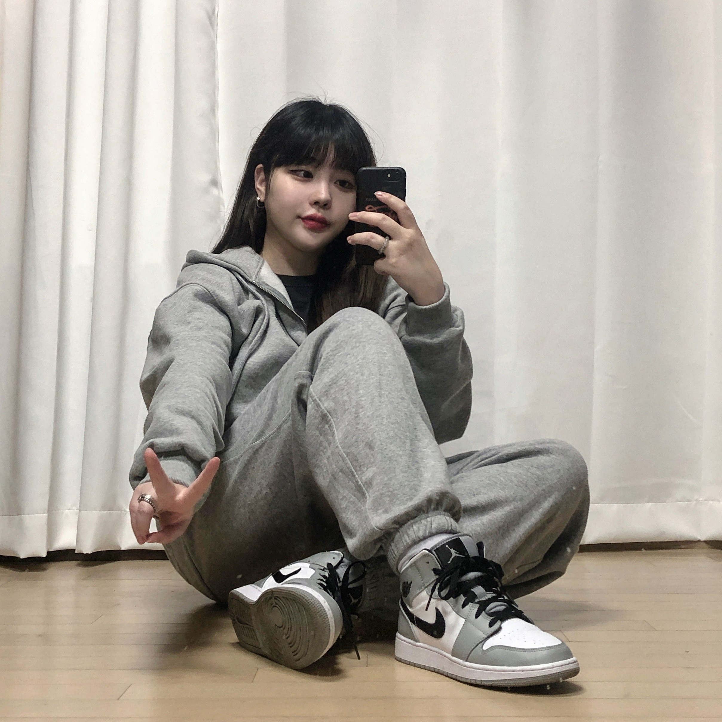 (GS) Jordan 1 Mid Light Smoke Grey 착용 스타일