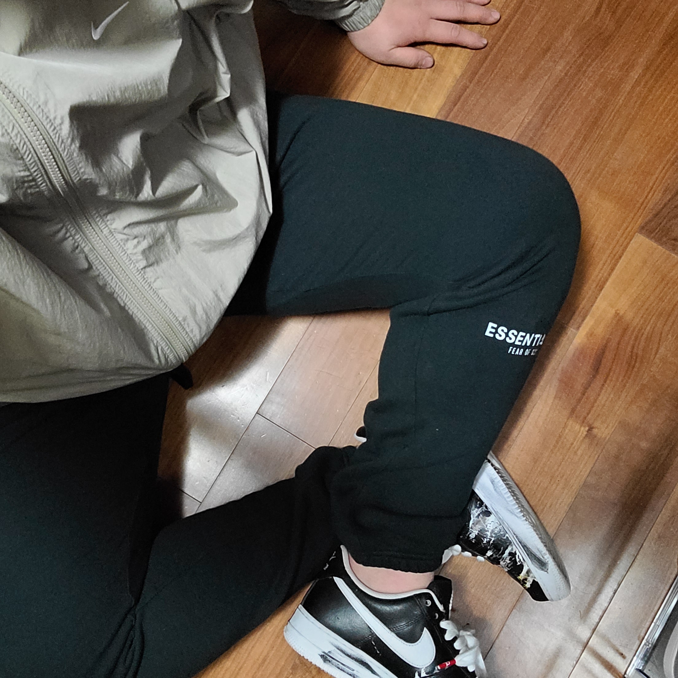 Nike x Peaceminusone Air Force 1 Low Para-Noise, Essentials Sweatpants Dark Slate/Black 2020 착용 스타일