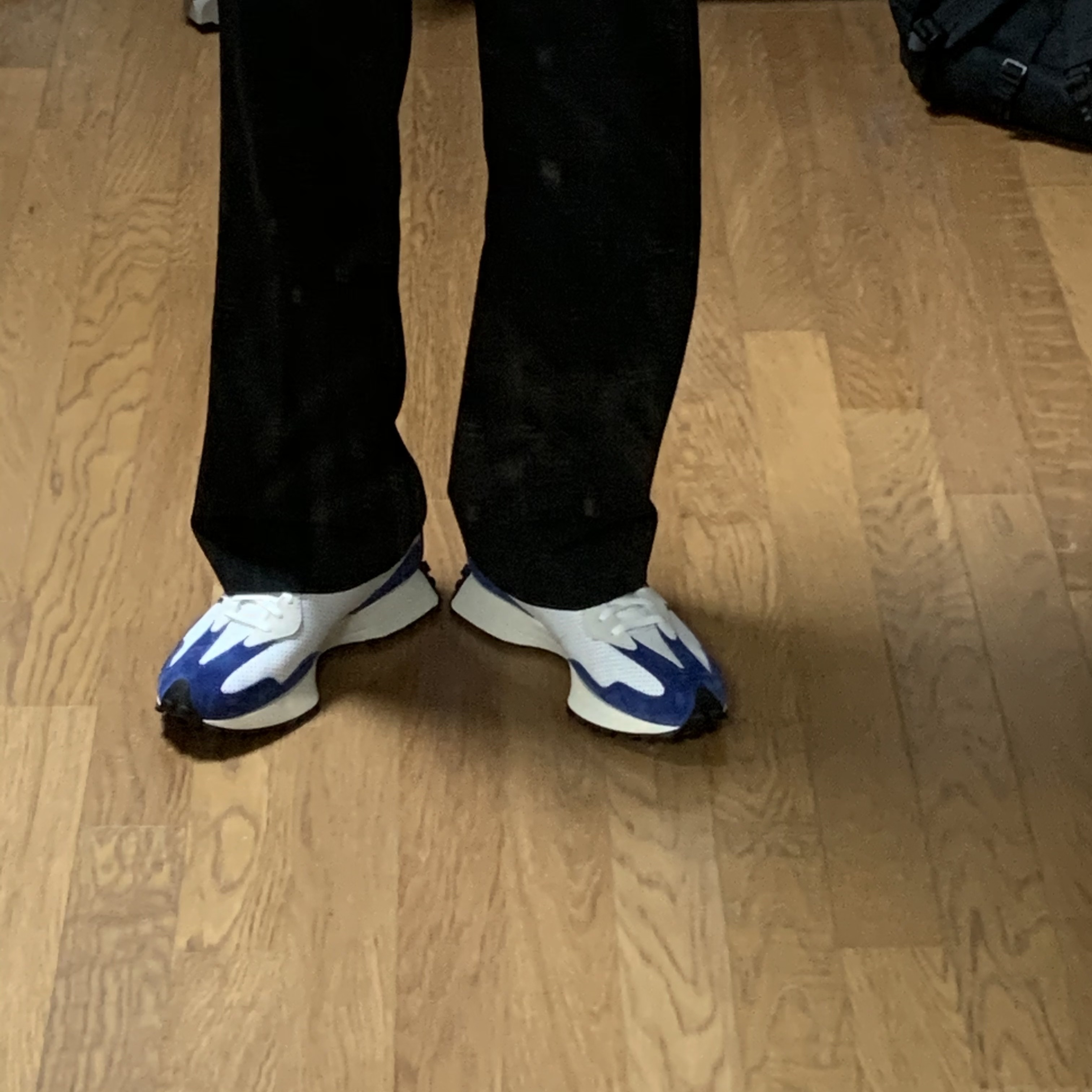 New Balance 327 Primary Pack Blue 착용 스타일 - 3