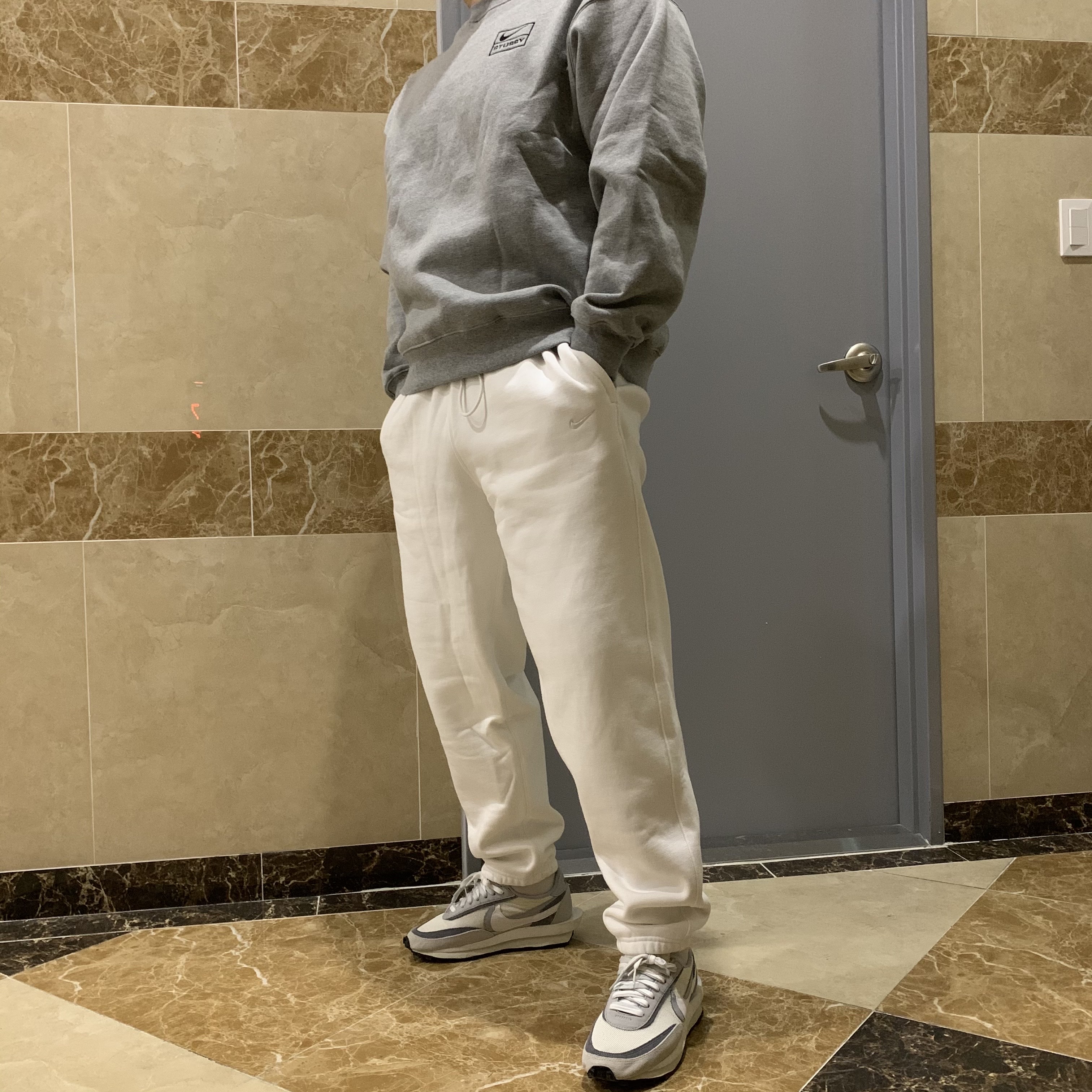 Nike x Stussy NRG BR Crew Fleece Grey, Nike x Sacai LDWaffle Summit White 착용 스타일