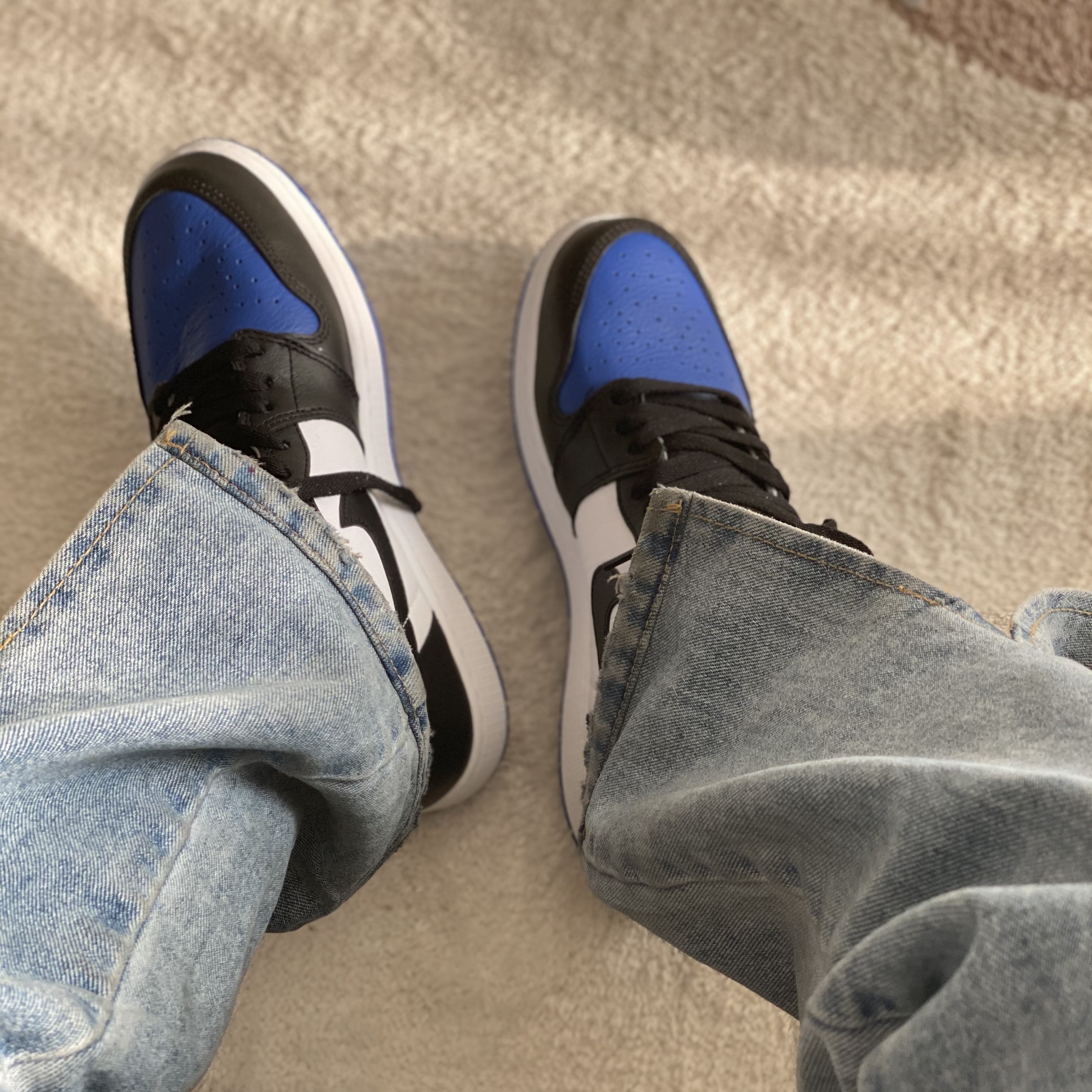 Jordan 1 Retro High OG Royal Toe ์ฐฉ์ฉ ์คํ์ผ - 3