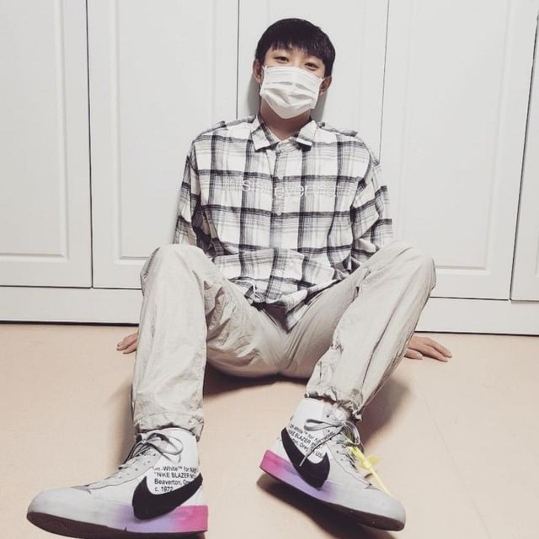 Nike x Off-White Blazer Mid Wolf Grey Serena Queen 착용 스타일